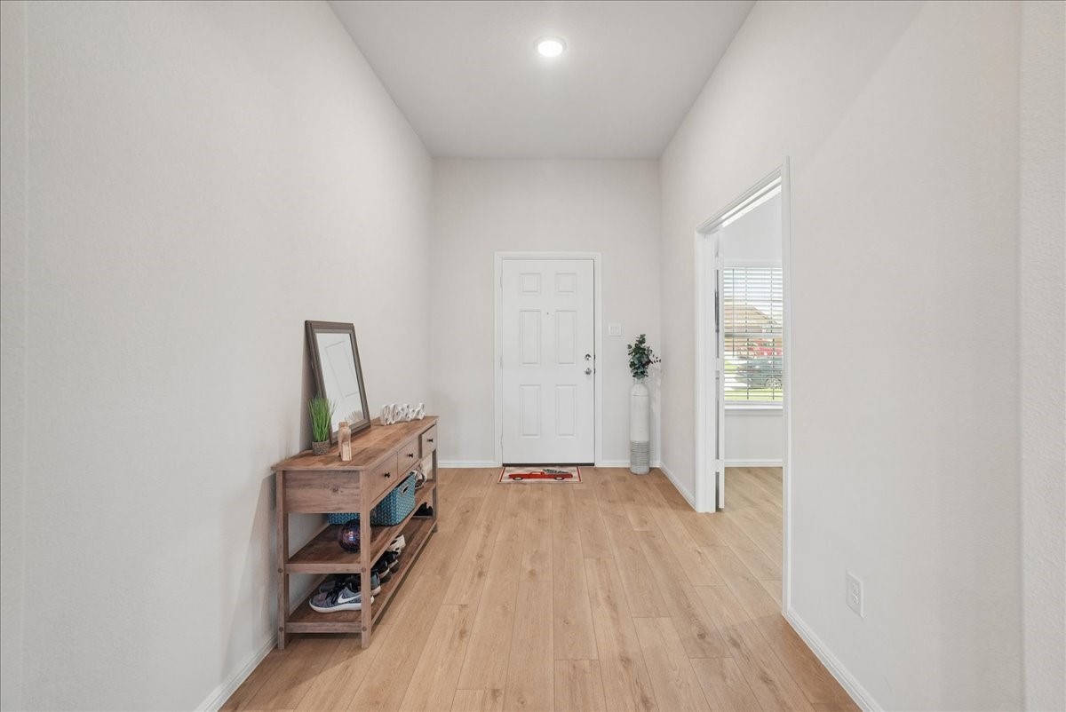 1004 Pineview Lane Crowley TX 76036