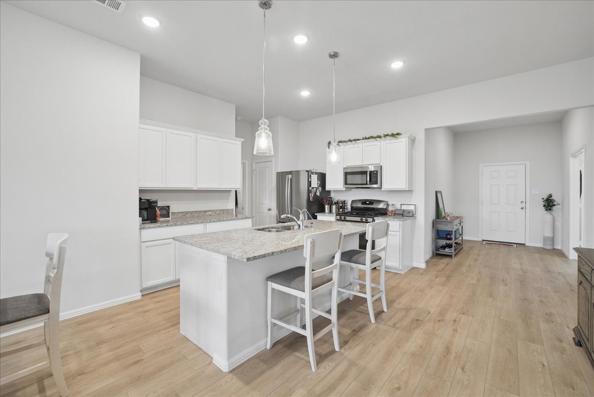 1004 Pineview Lane Crowley TX 76036