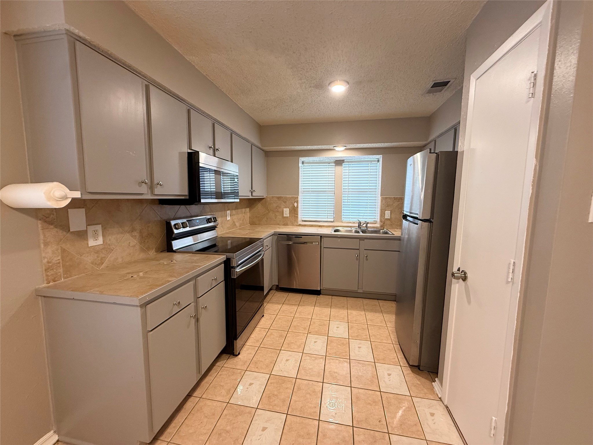2834 Naples Drive Garland TX 75040