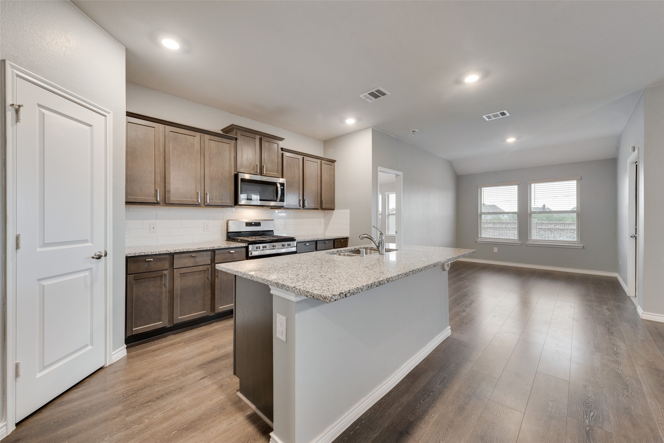 1501 Hidden Bluff Crossing Princeton TX 75407