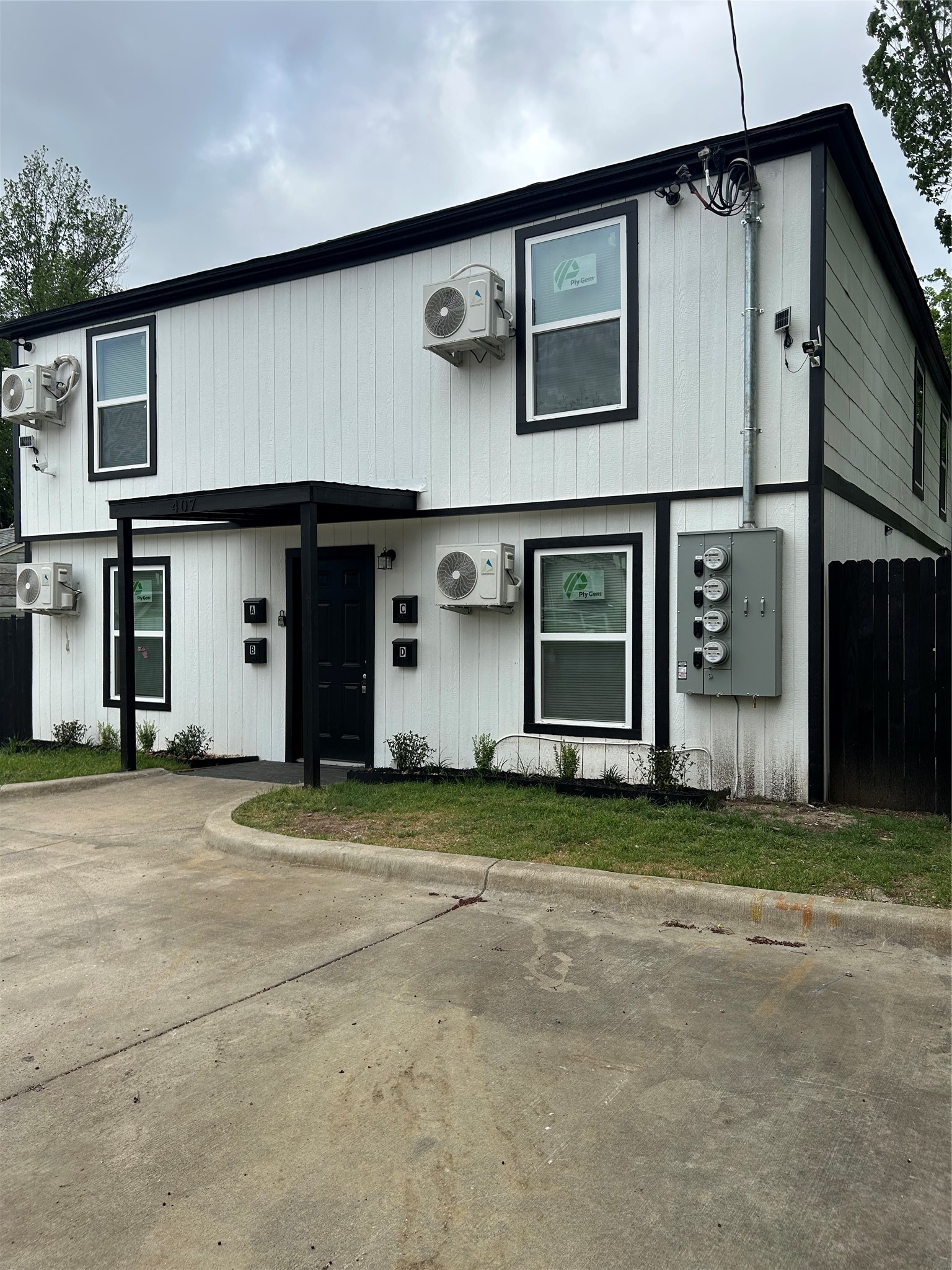 407 N Justin Avenue Dallas TX 75211