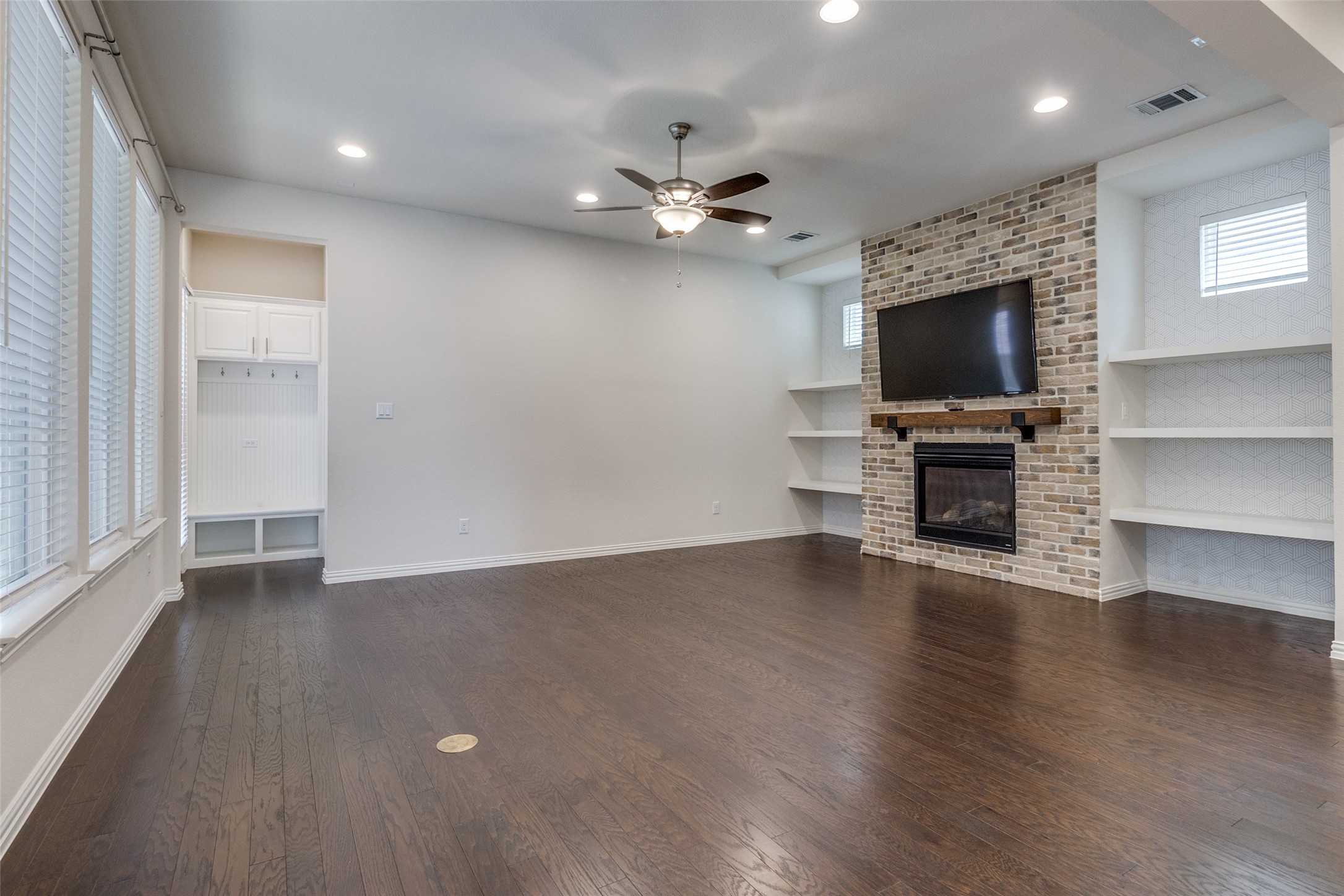 8026 Copper Way Dallas TX 75252