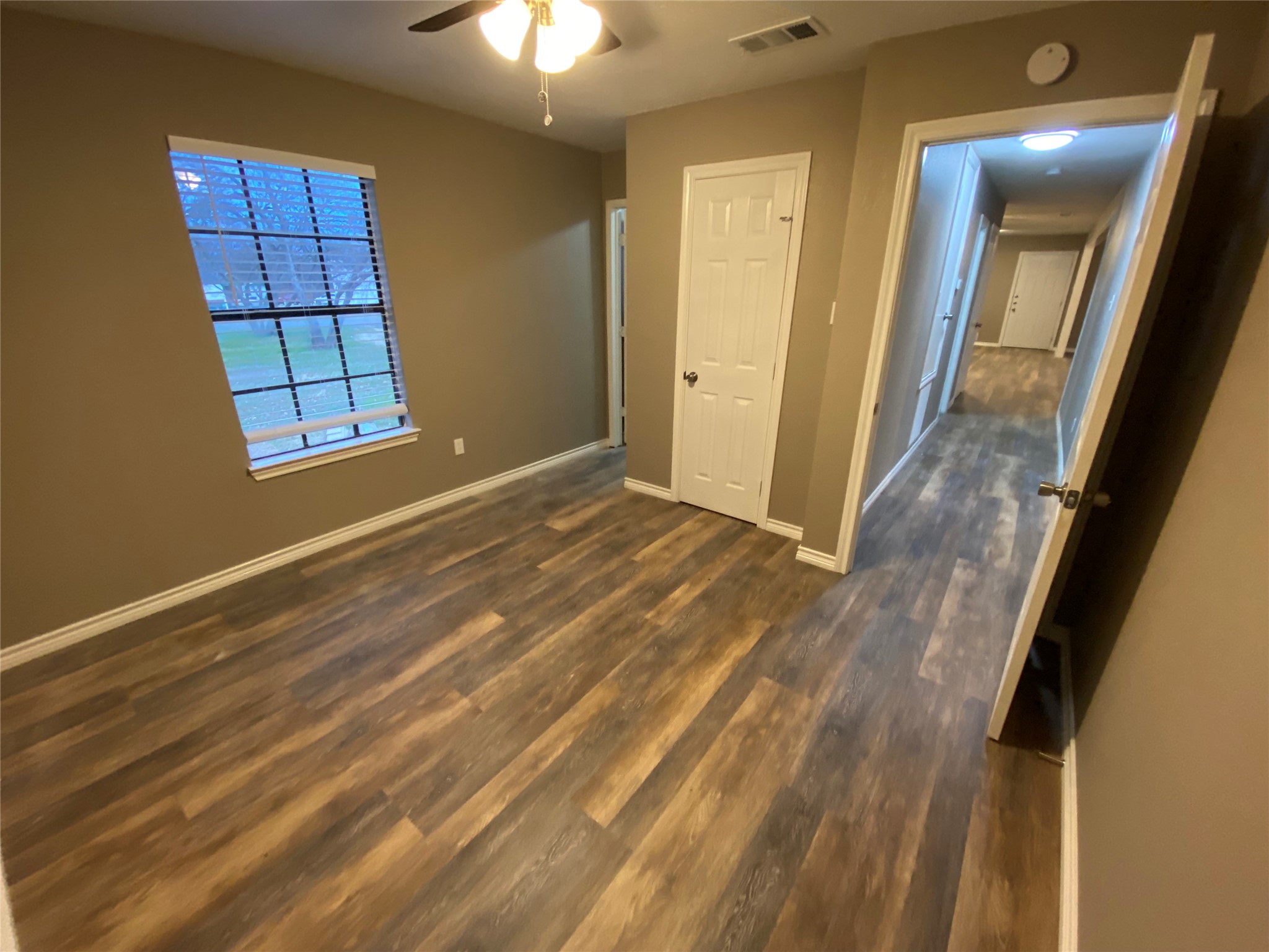 1502 Daffan Avenue Ennis TX 75119