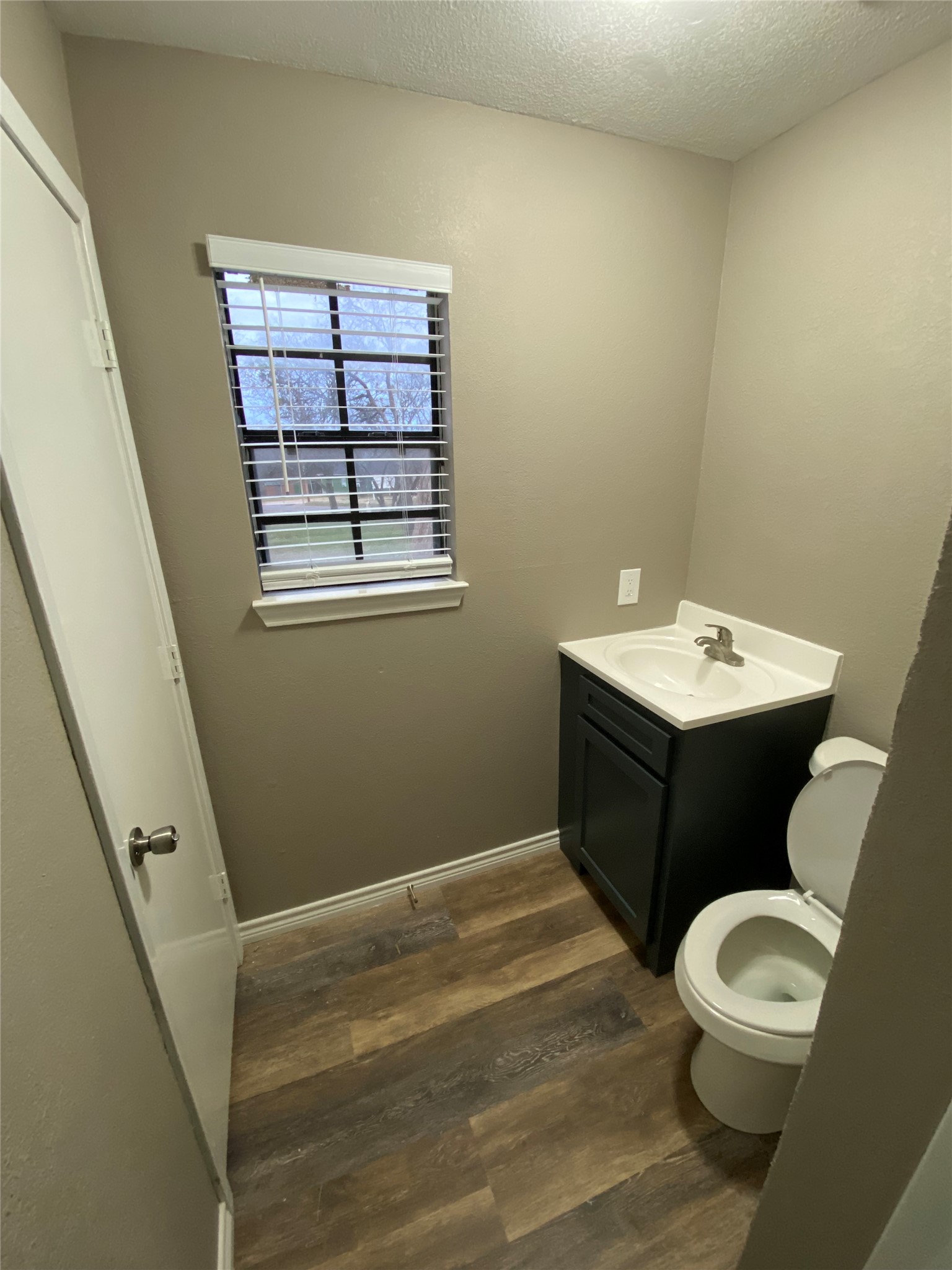 1502 Daffan Avenue Ennis TX 75119