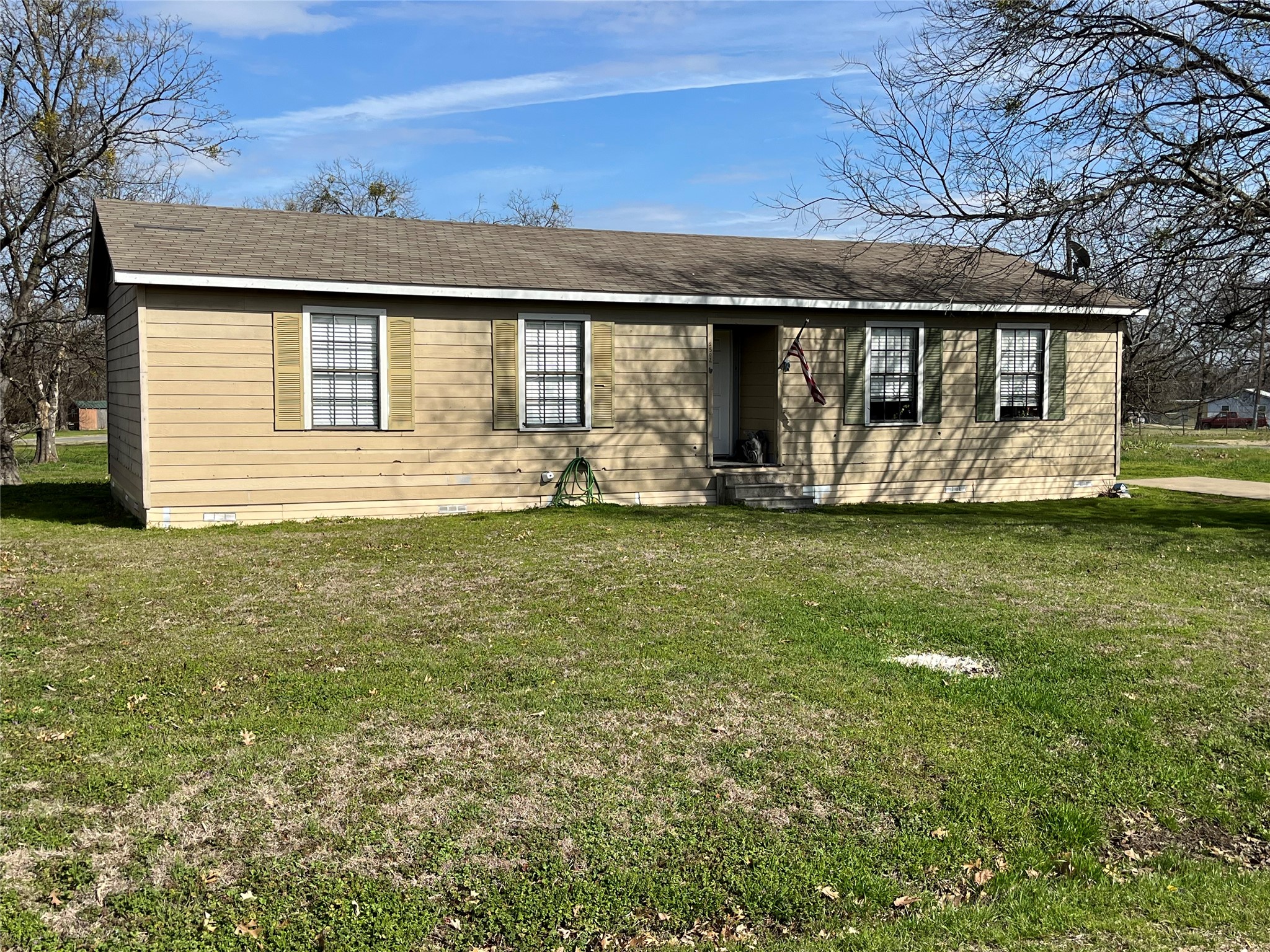 1502 Daffan Avenue Ennis TX 75119