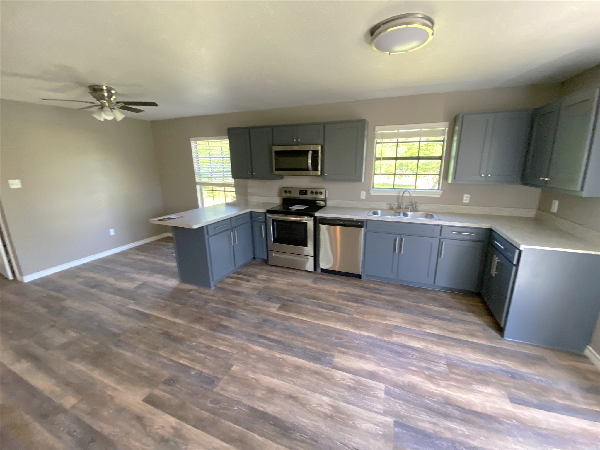 1502 Daffan Avenue Ennis TX 75119