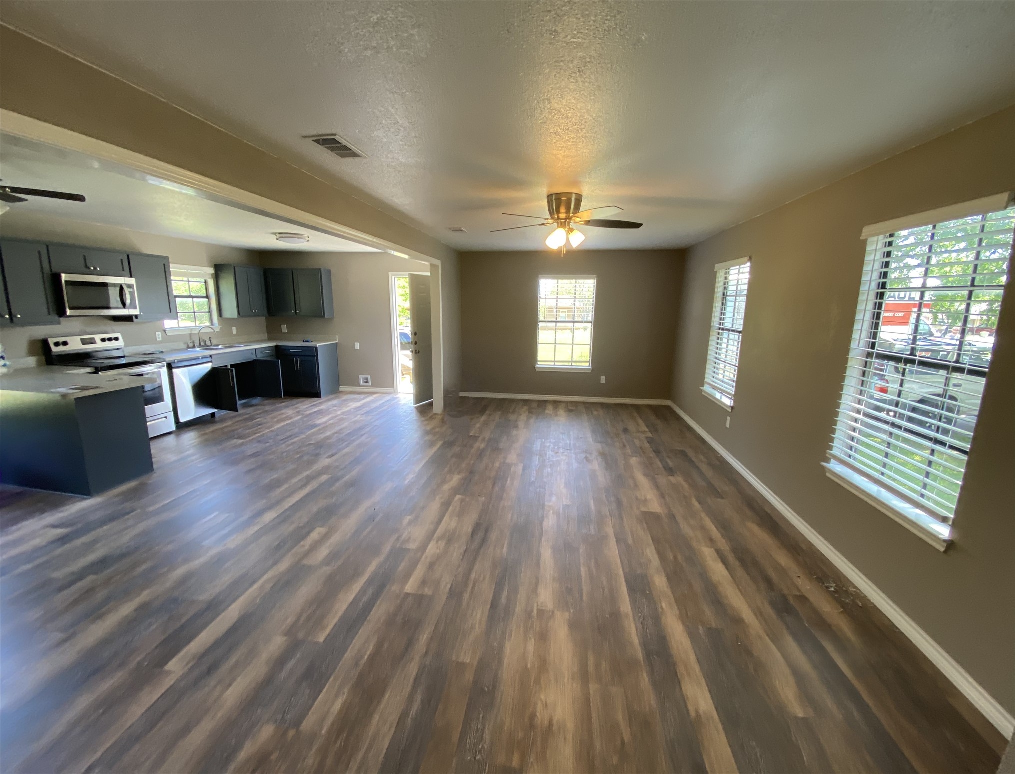 1502 Daffan Avenue Ennis TX 75119