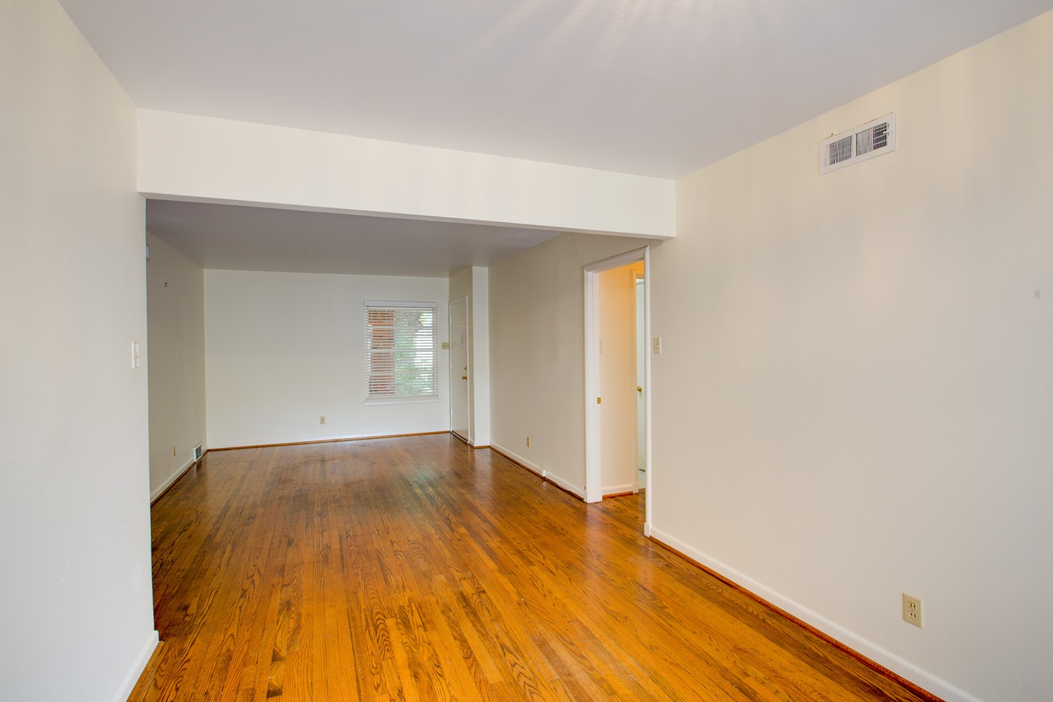 6511 Ravendale Lane Dallas TX 75214