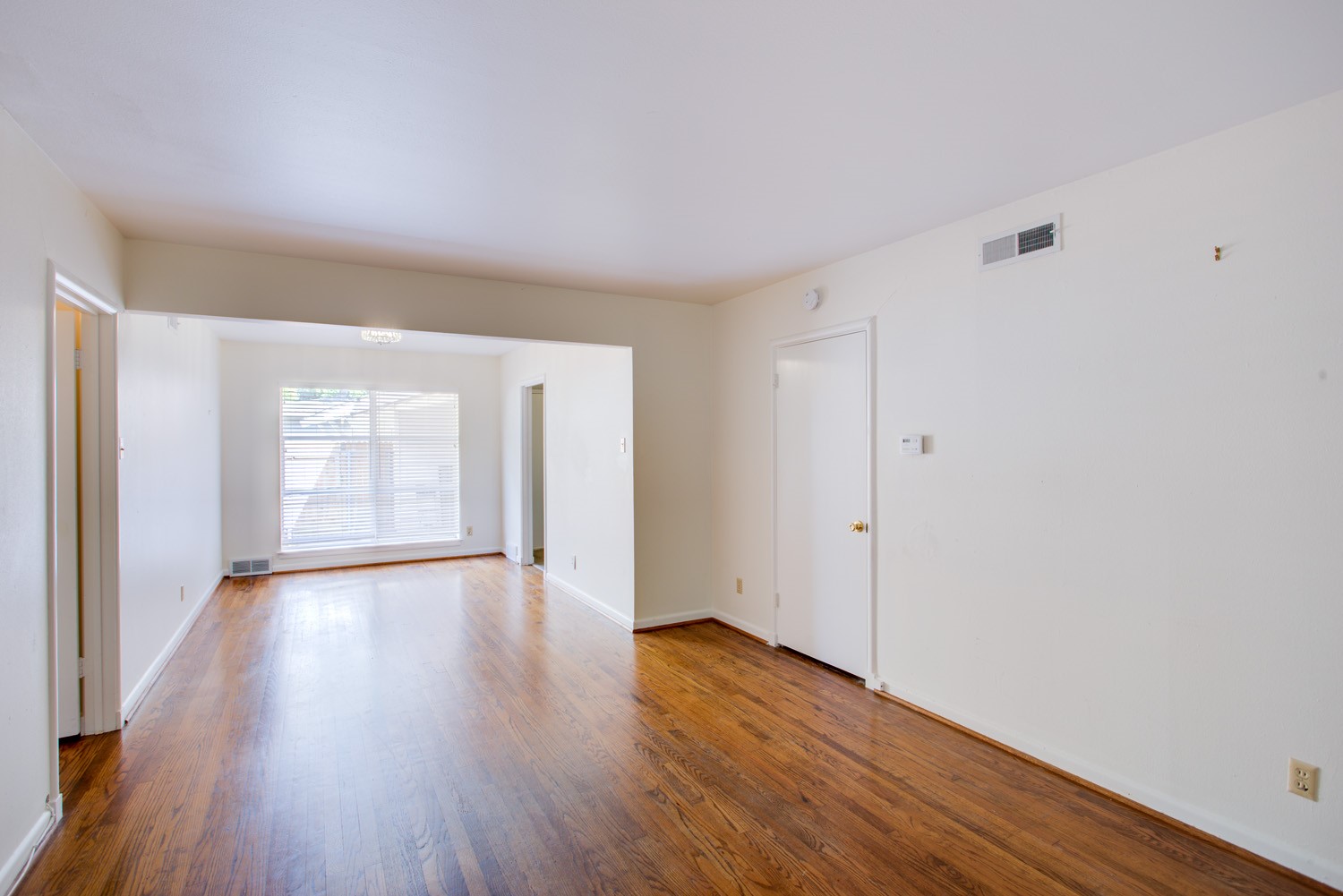 6511 Ravendale Lane Dallas TX 75214