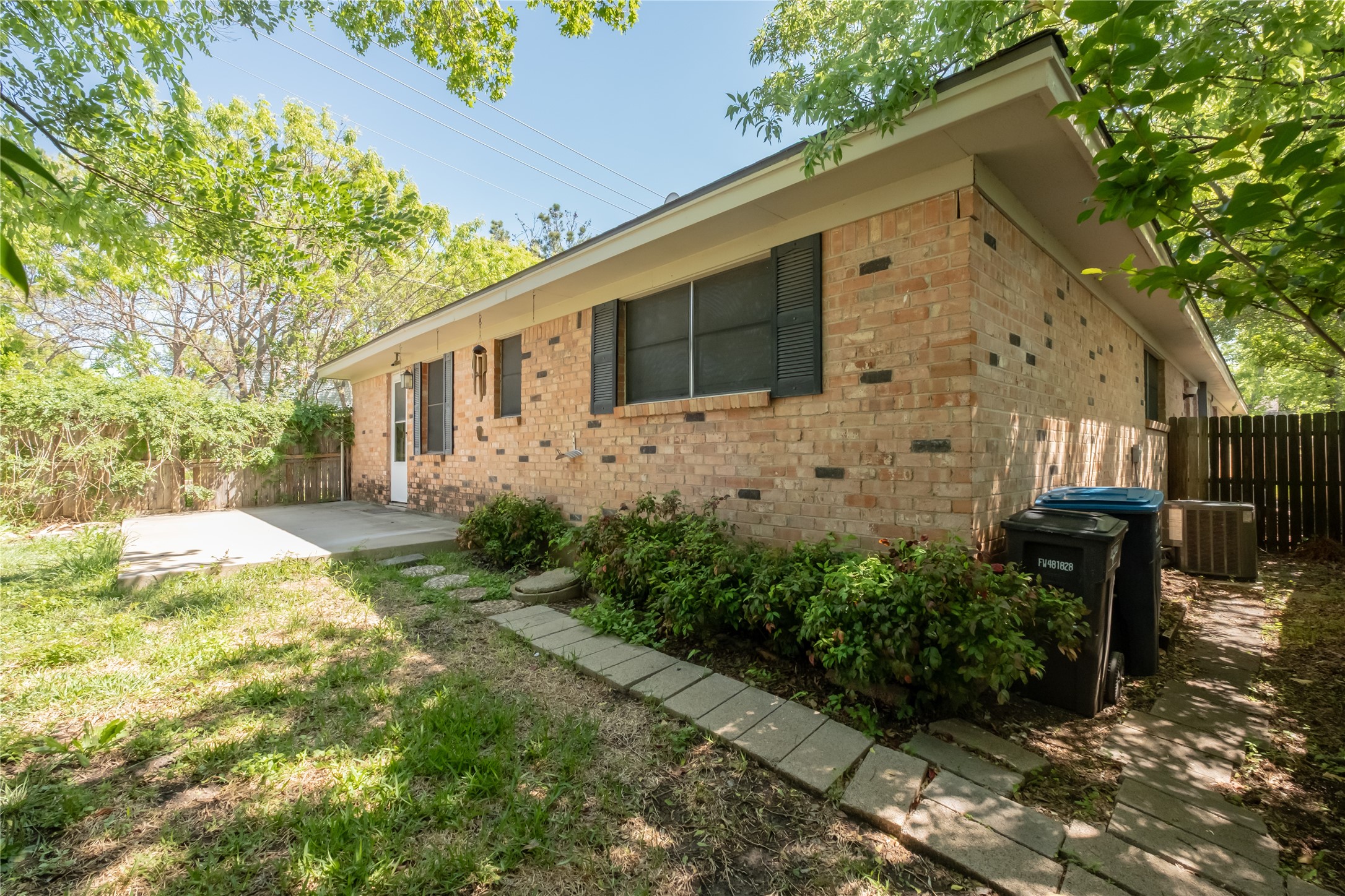 5101 Locke Avenue Fort Worth TX 76107