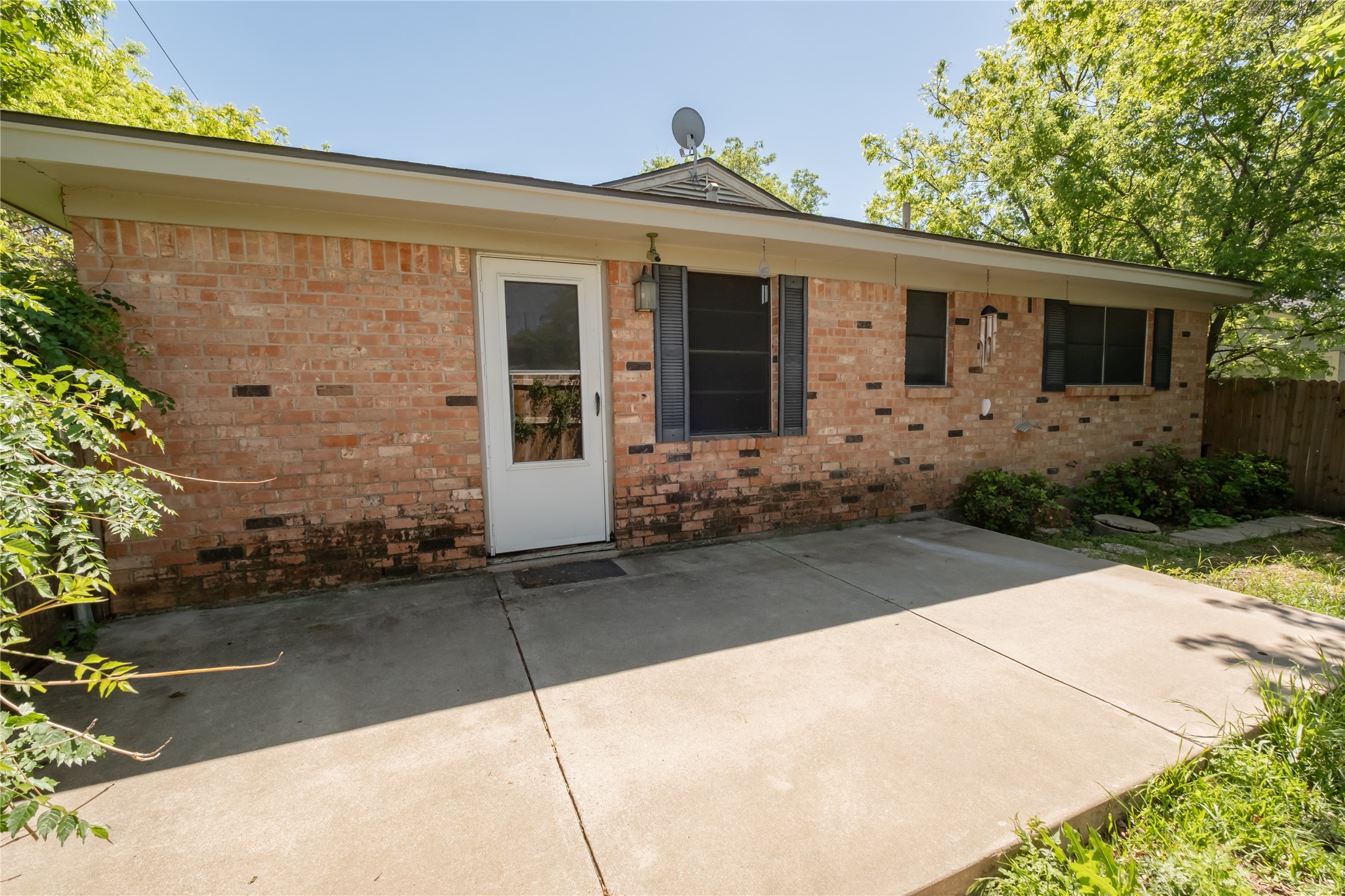 5101 Locke Avenue Fort Worth TX 76107