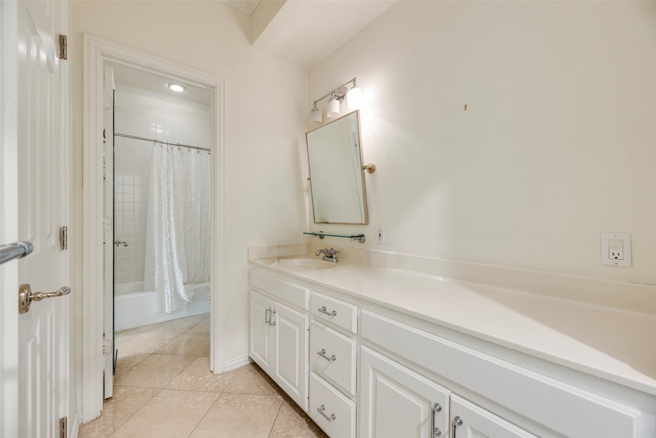 1418 Yakimo Drive Dallas TX 75208