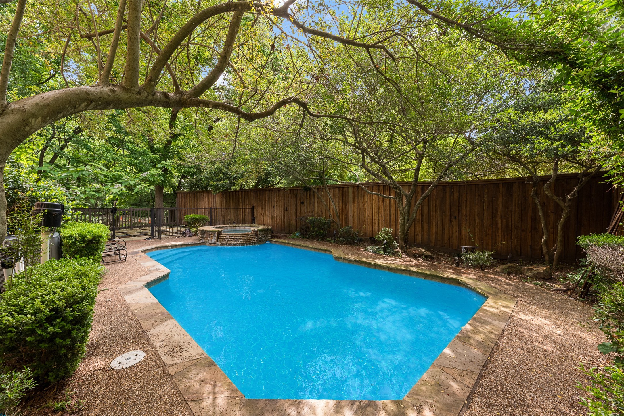 1418 Yakimo Drive Dallas TX 75208