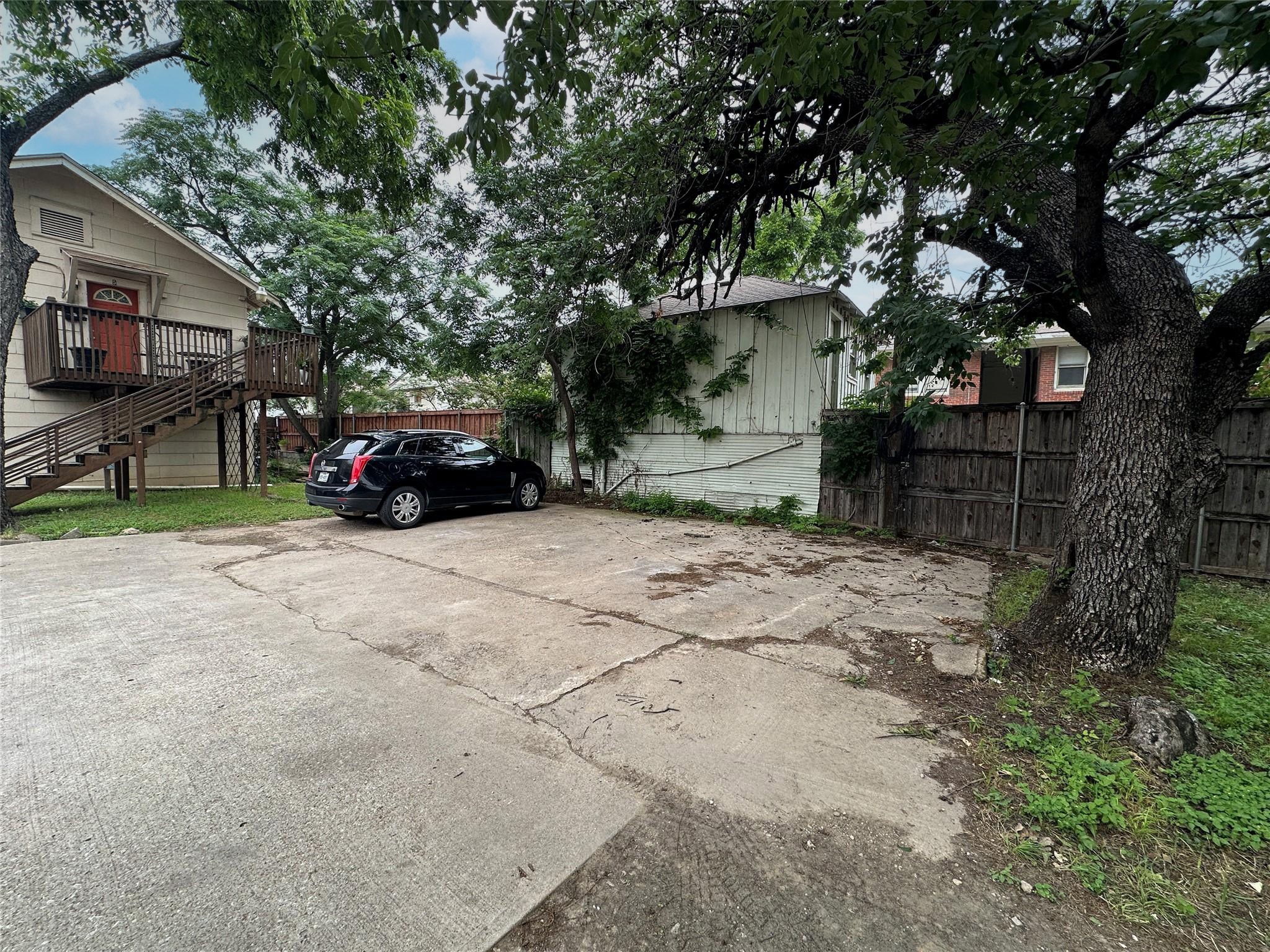 819 N Marsalis Avenue Dallas TX 75203