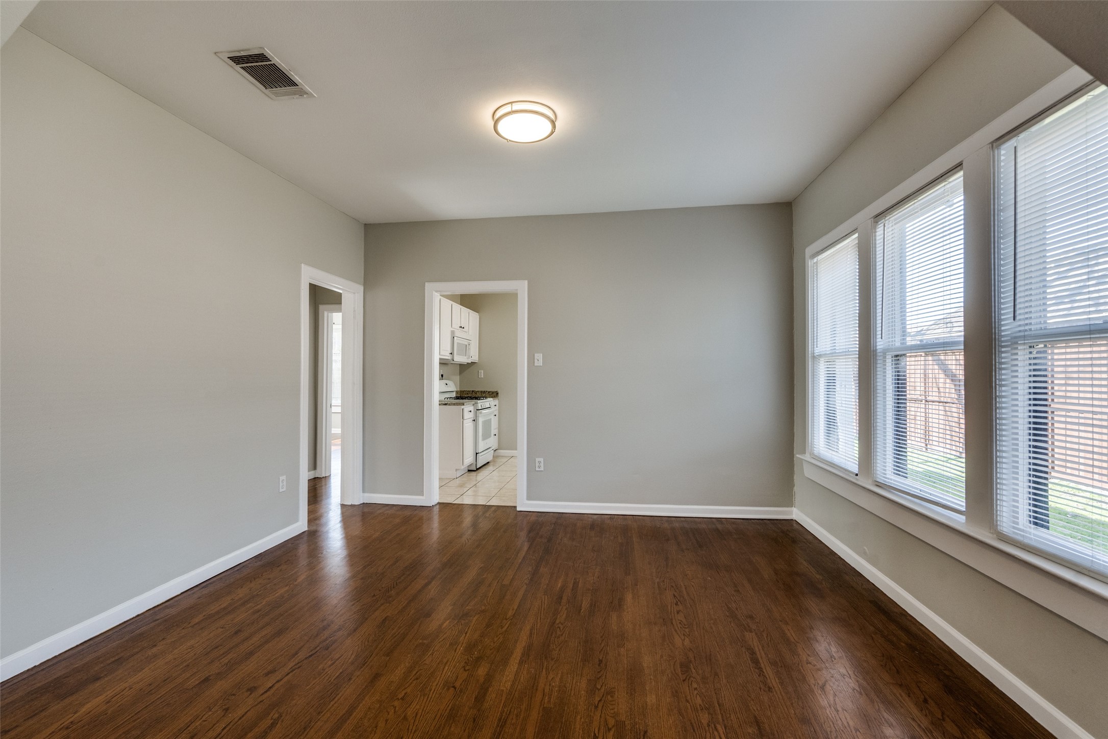 5011 Parkland Avenue Dallas TX 75235