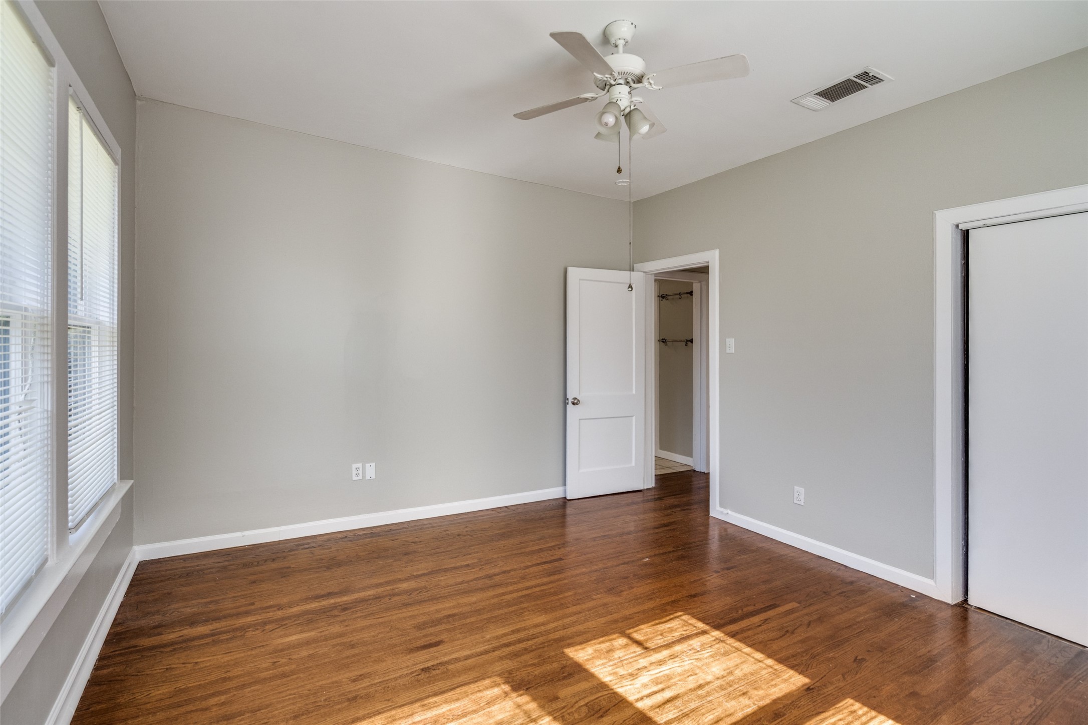 5011 Parkland Avenue Dallas TX 75235