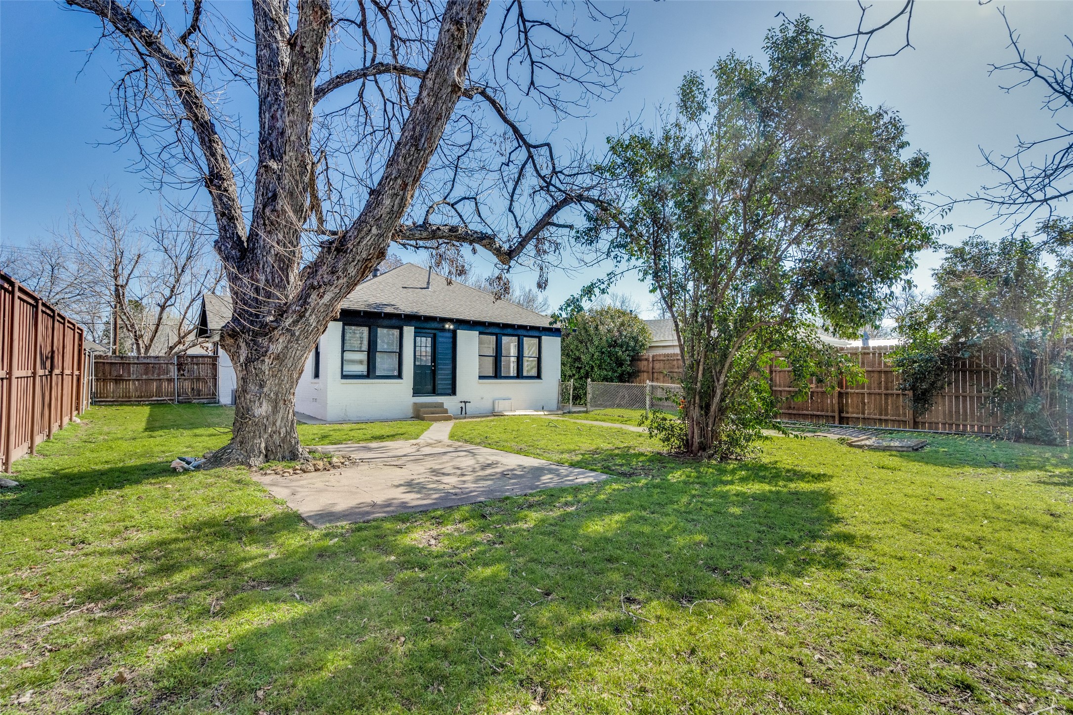 5011 Parkland Avenue Dallas TX 75235