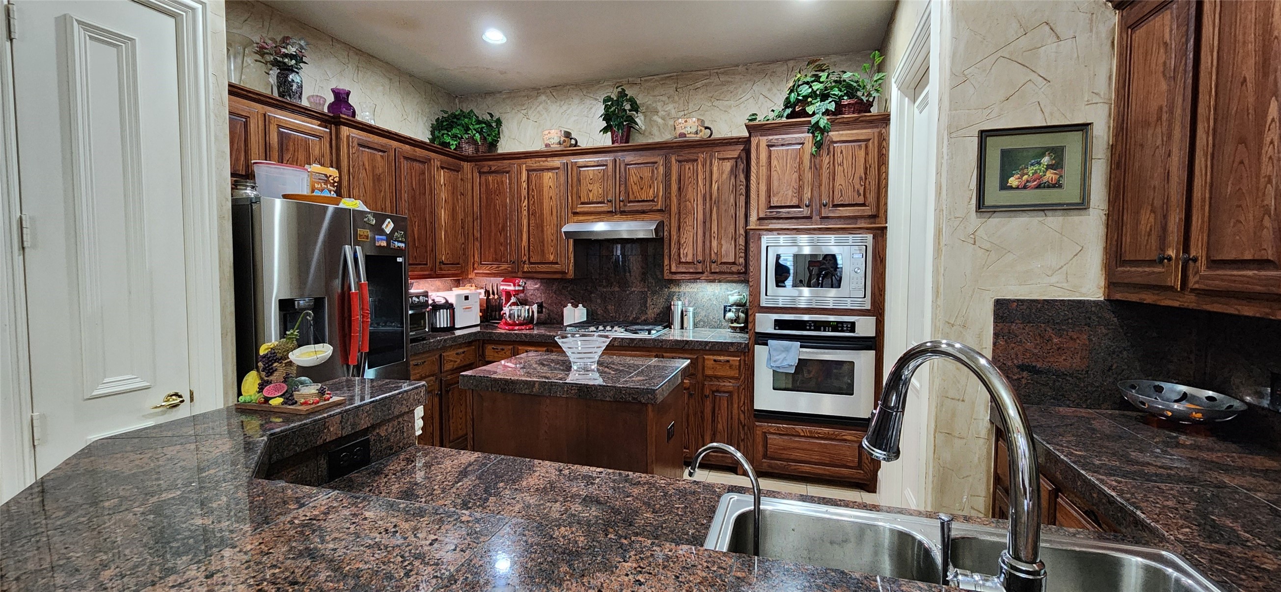 1001 Llano Trace Irving TX 75063