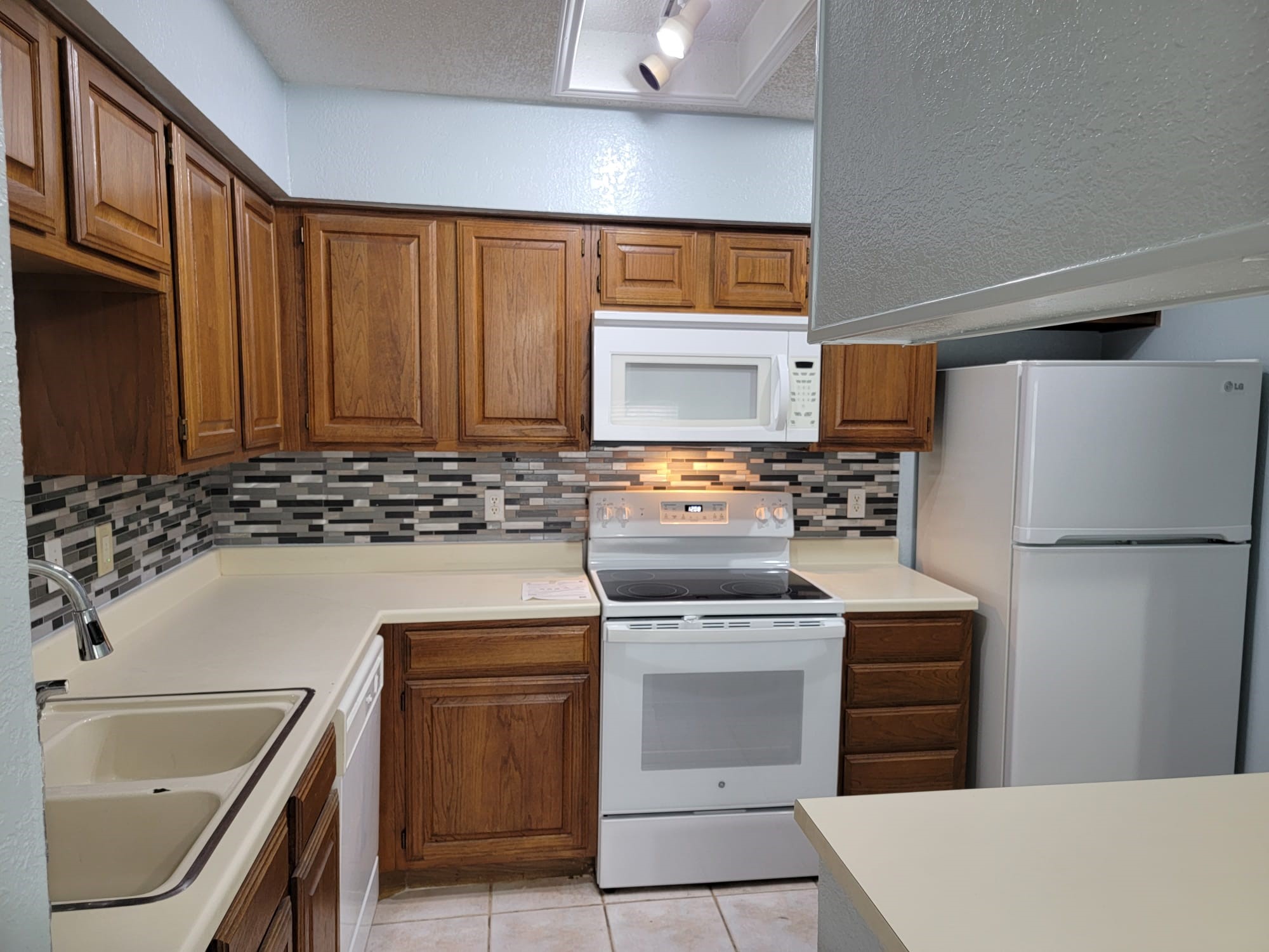 1104 Horizon Trail Arlington TX 76011
