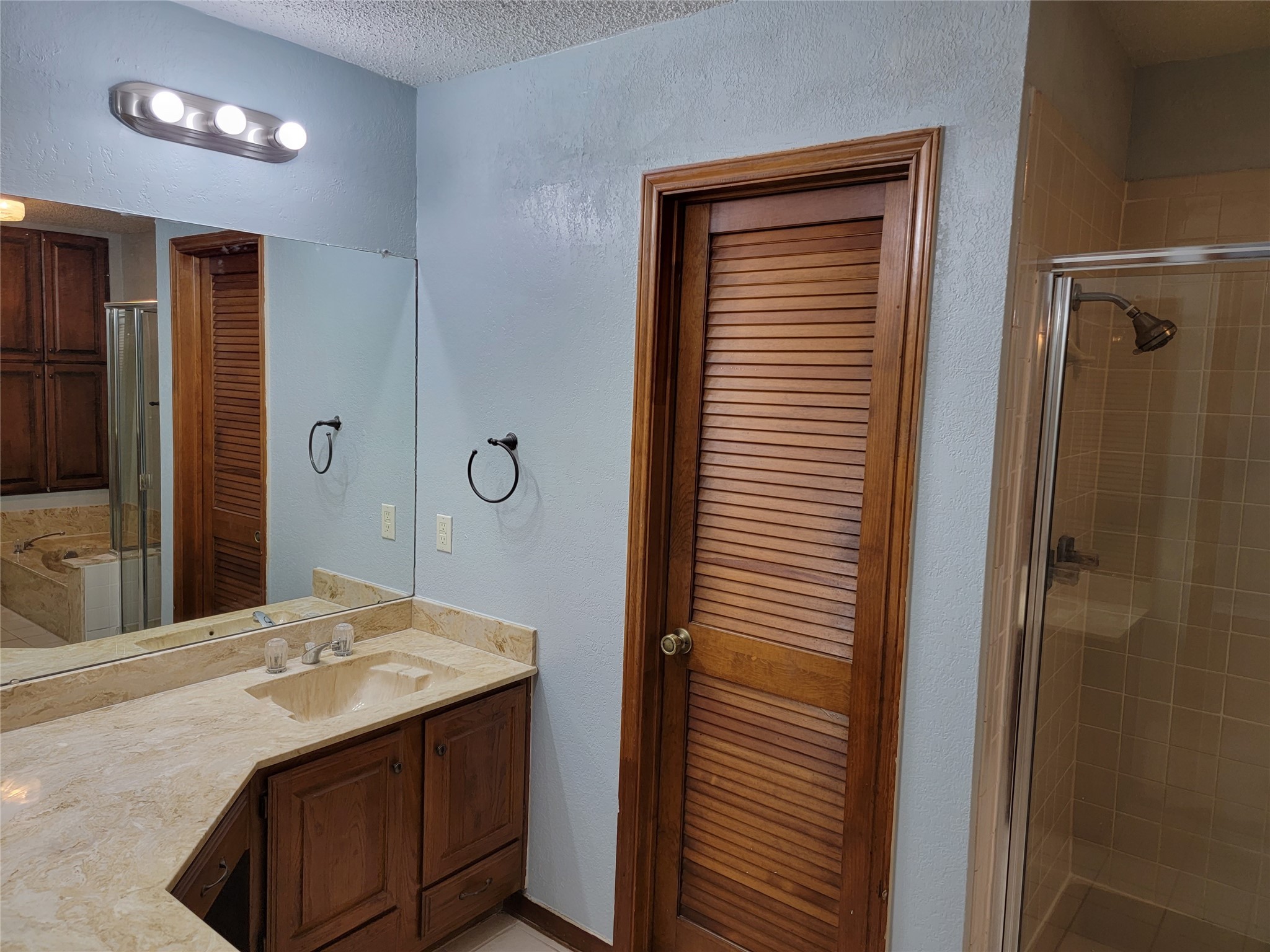 1104 Horizon Trail Arlington TX 76011