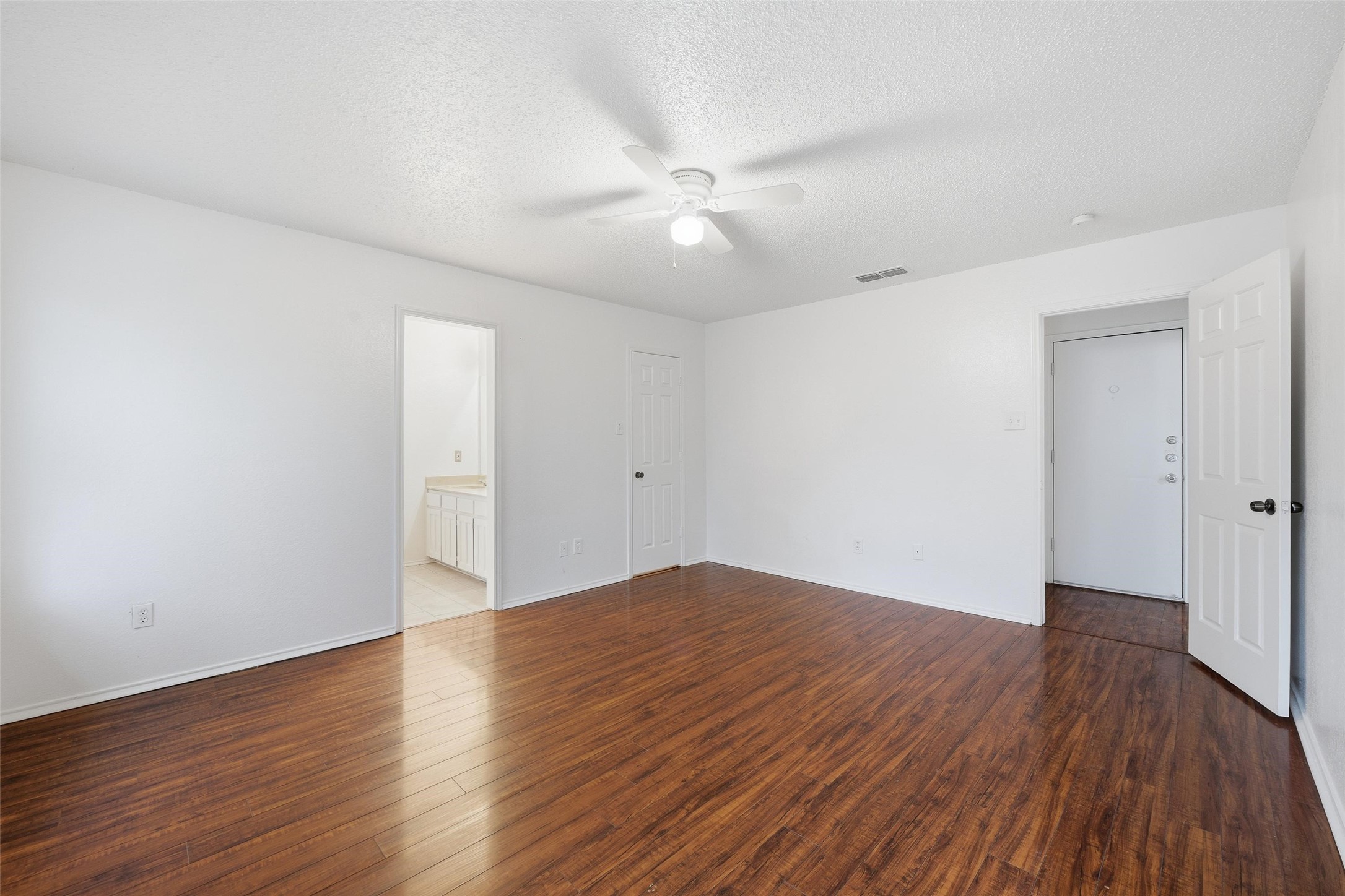 6444 Whitehurst Watauga TX 76148