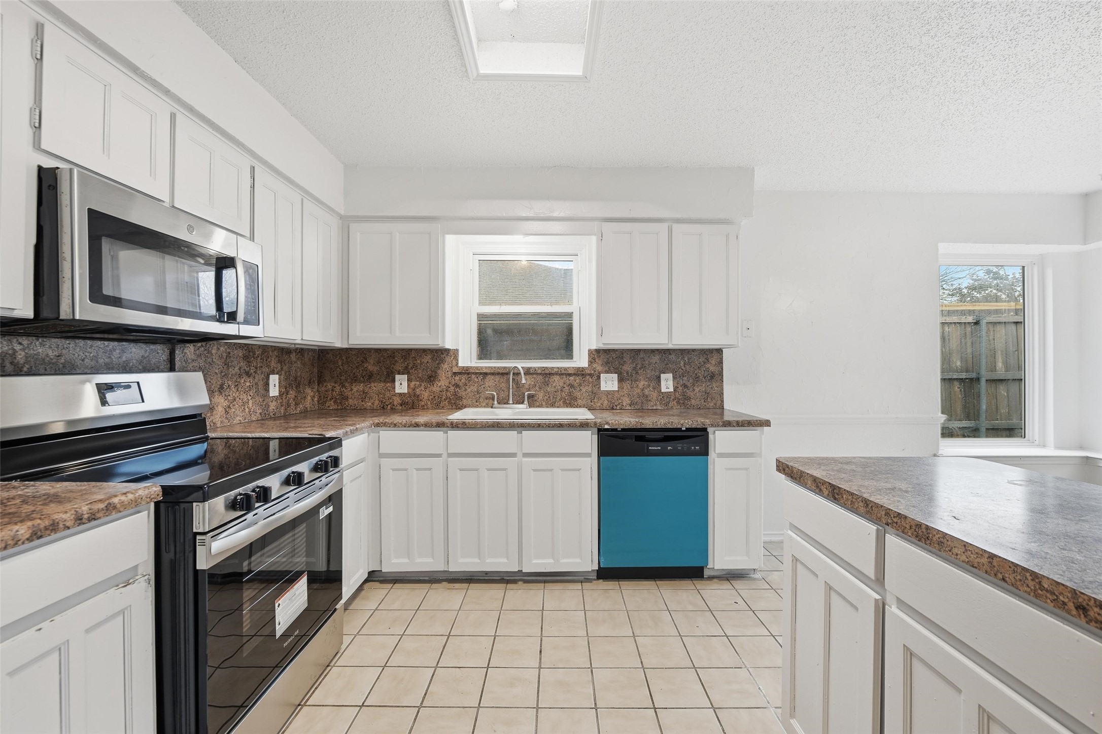 6444 Whitehurst Watauga TX 76148