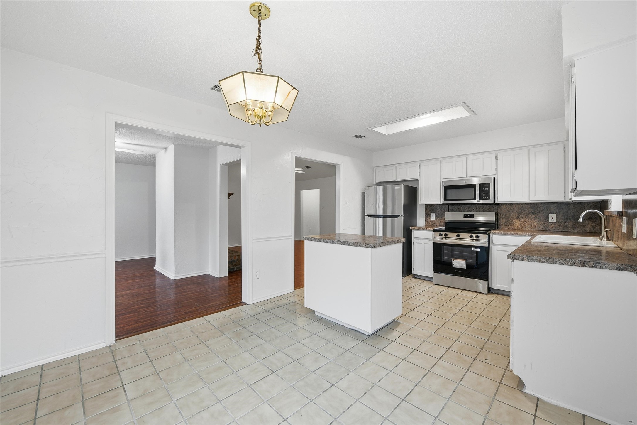 6444 Whitehurst Watauga TX 76148