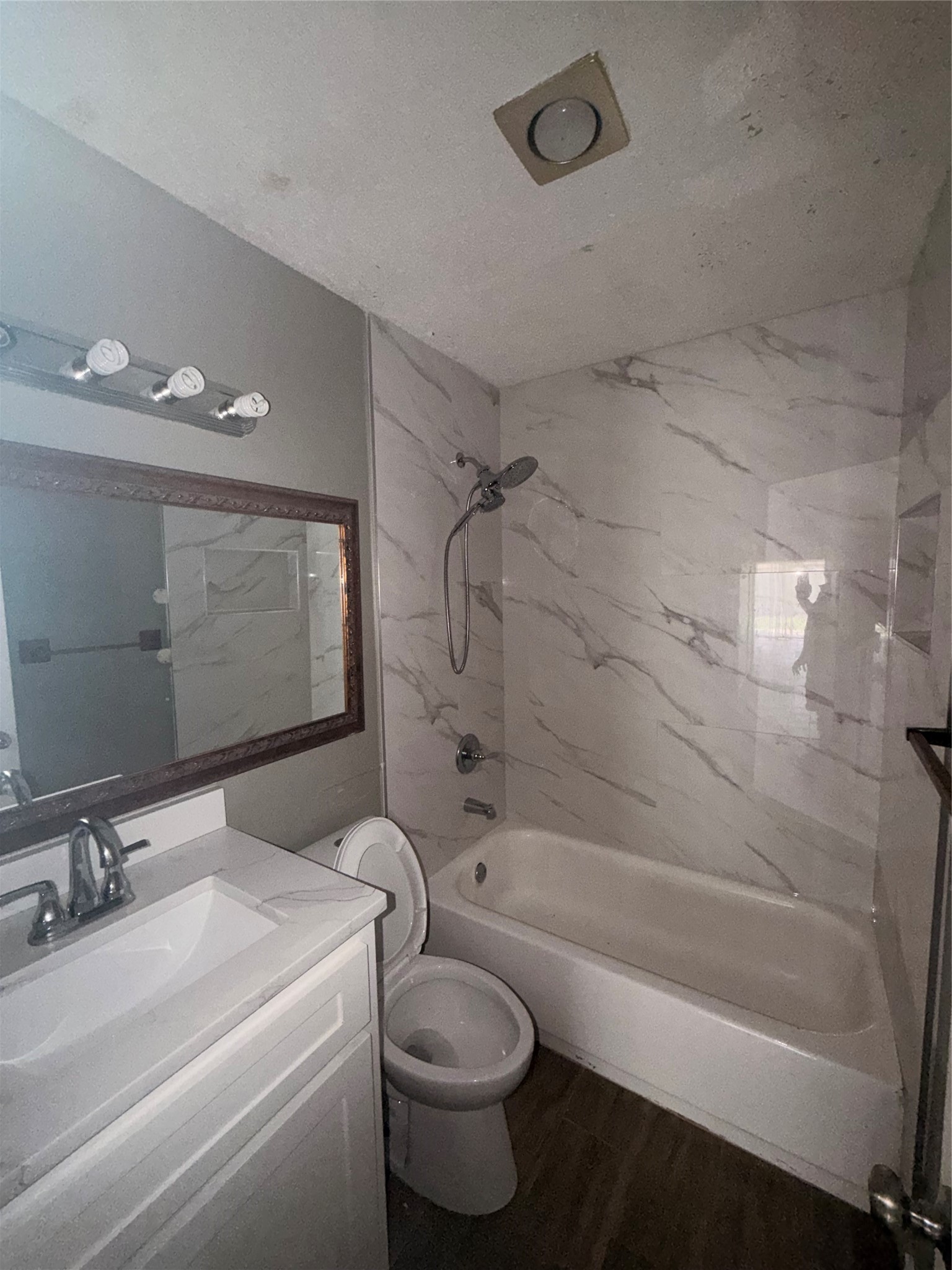 726 Ravencroft Drive Garland TX 75043