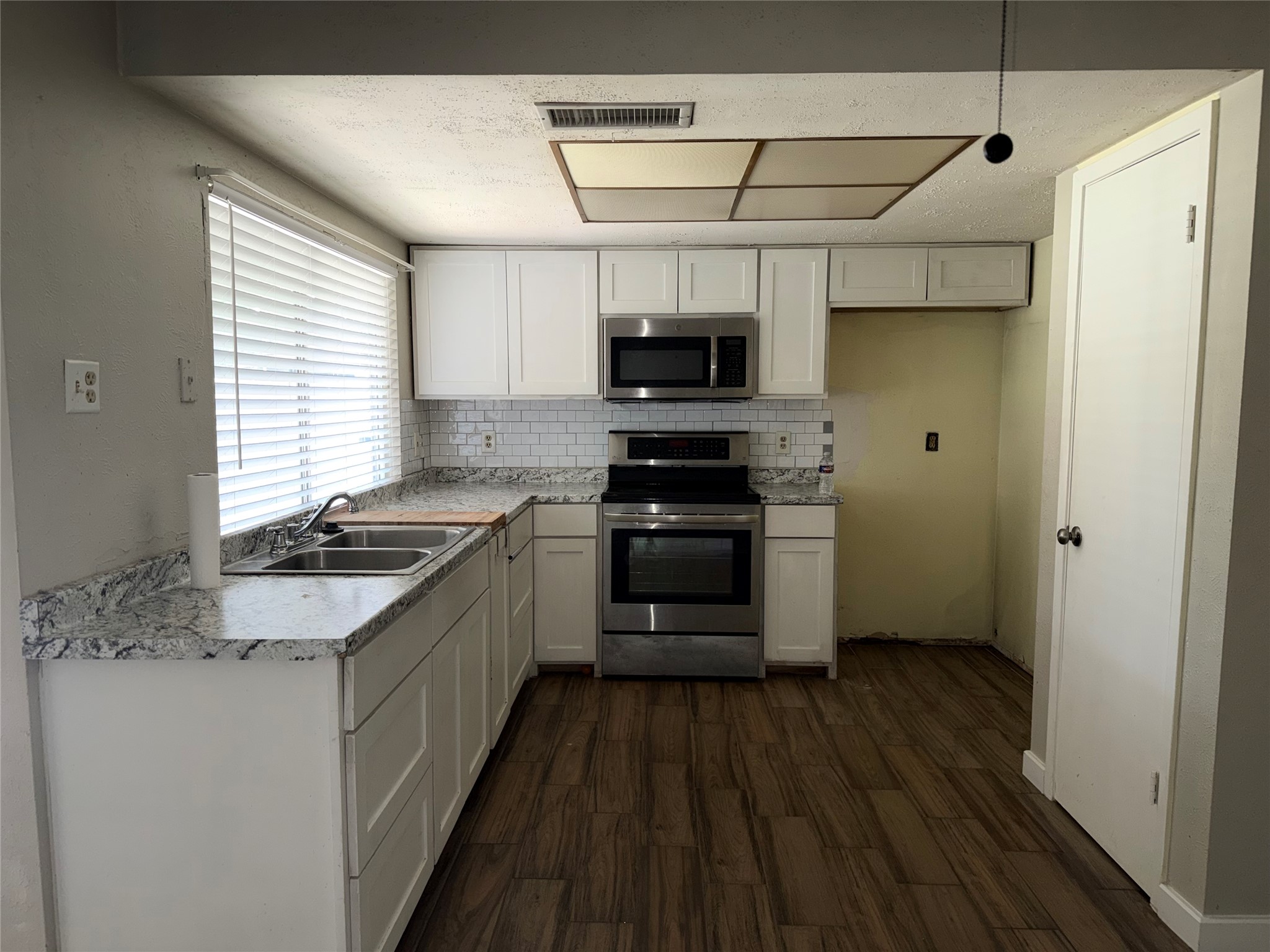 726 Ravencroft Drive Garland TX 75043