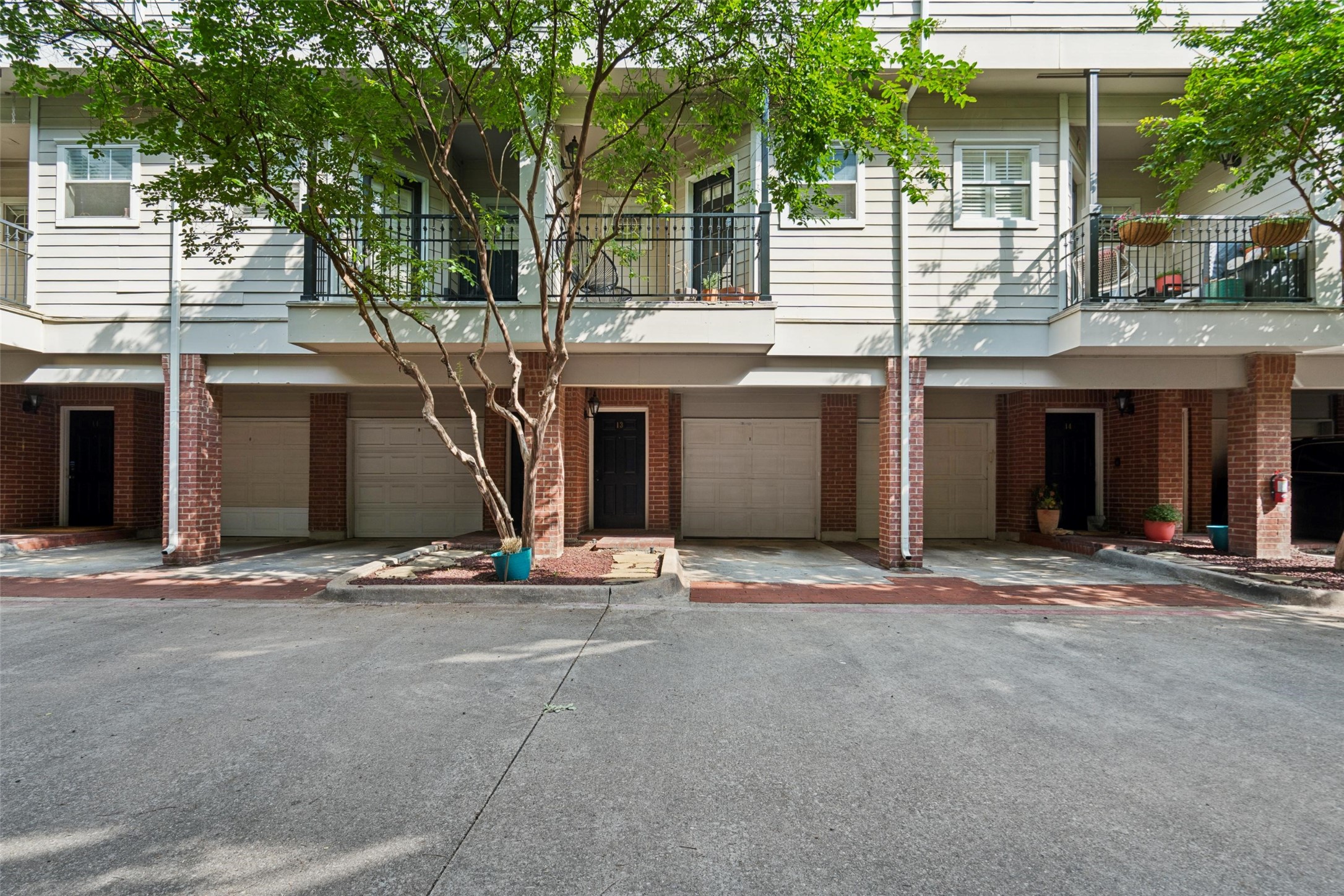 2902 State Street Dallas TX 75204