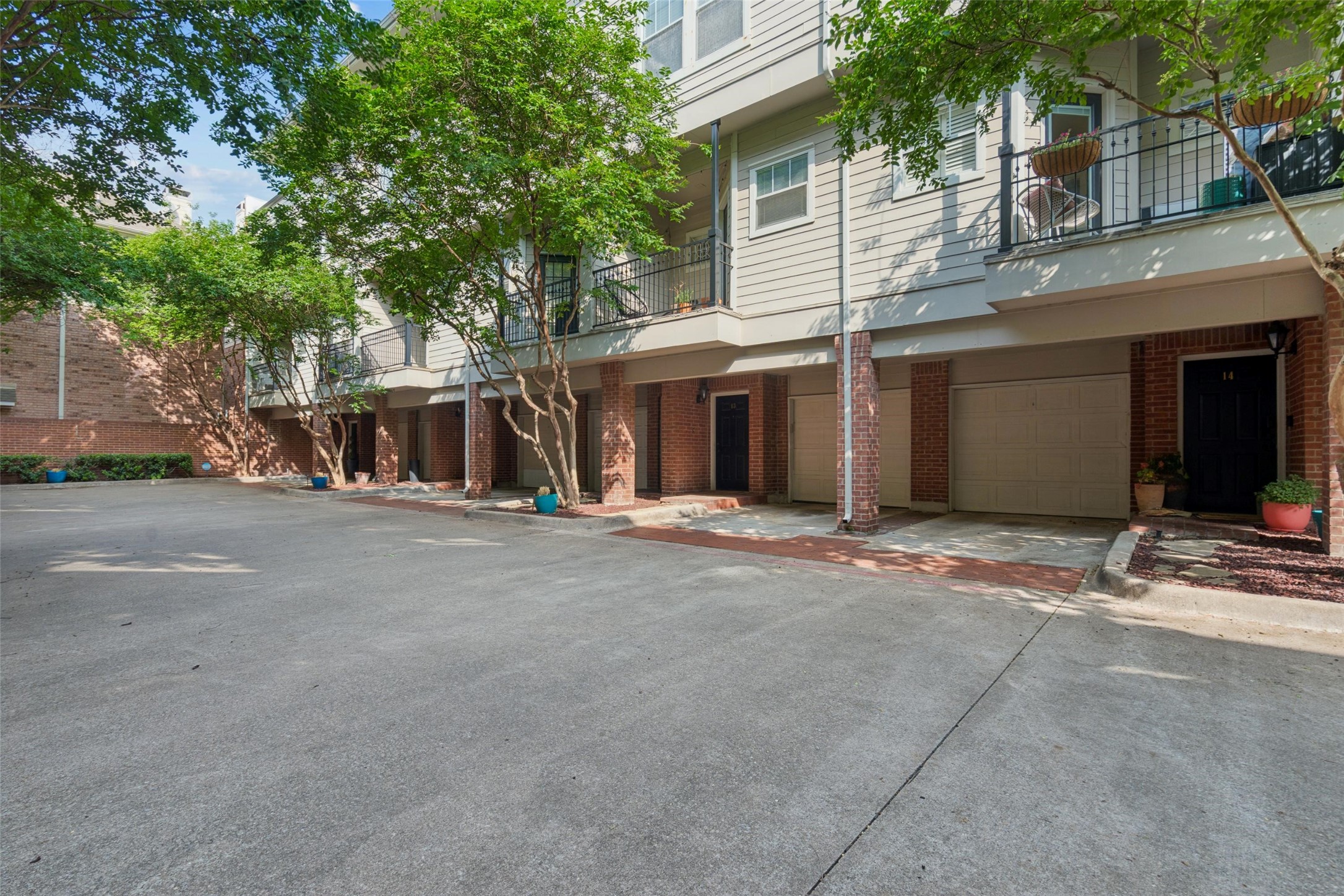 2902 State Street Dallas TX 75204