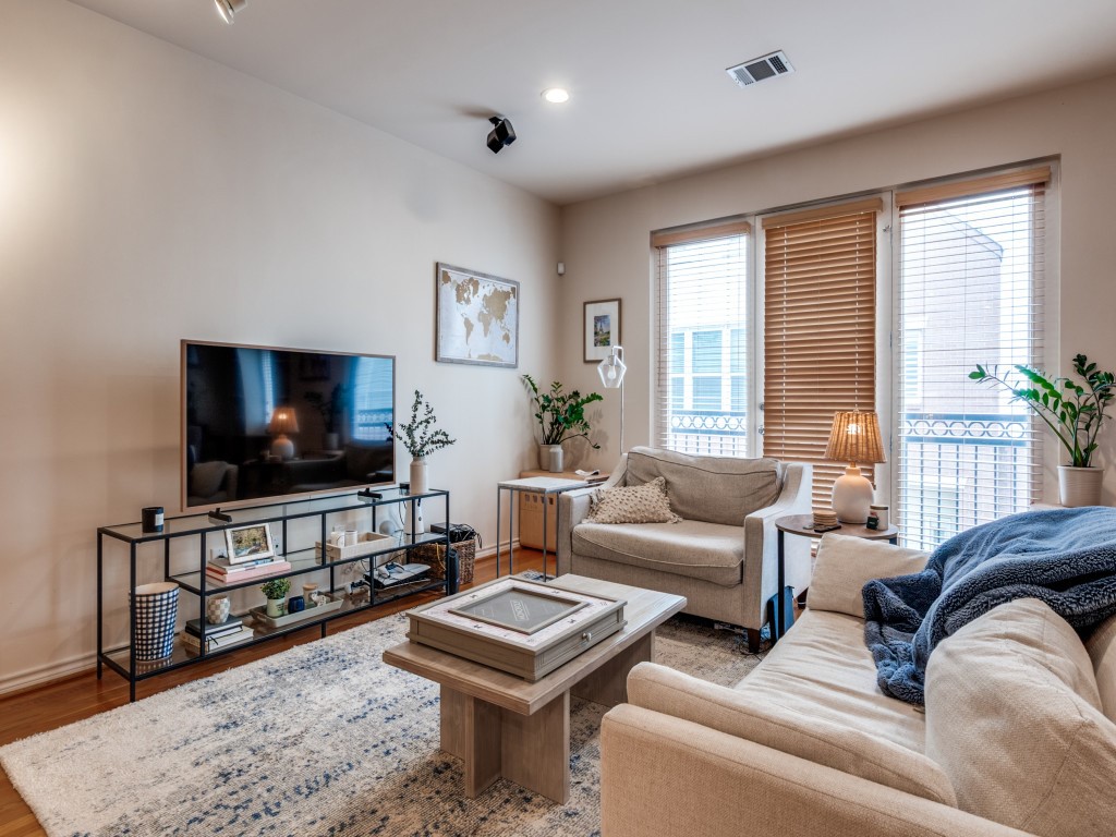 3250 Cambrick Street Dallas TX 75204