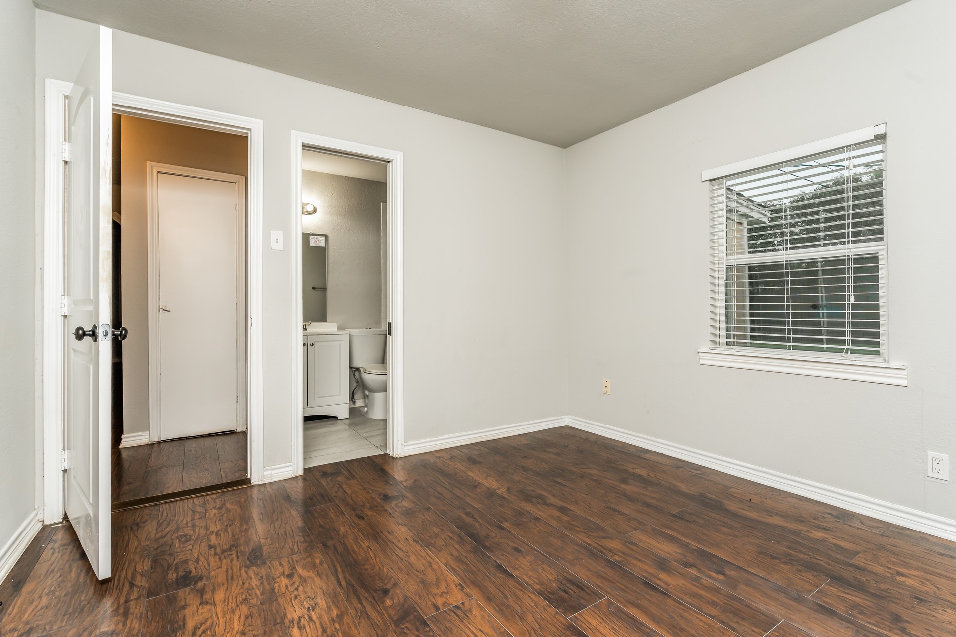 11517 Fernald Avenue Dallas TX 75218