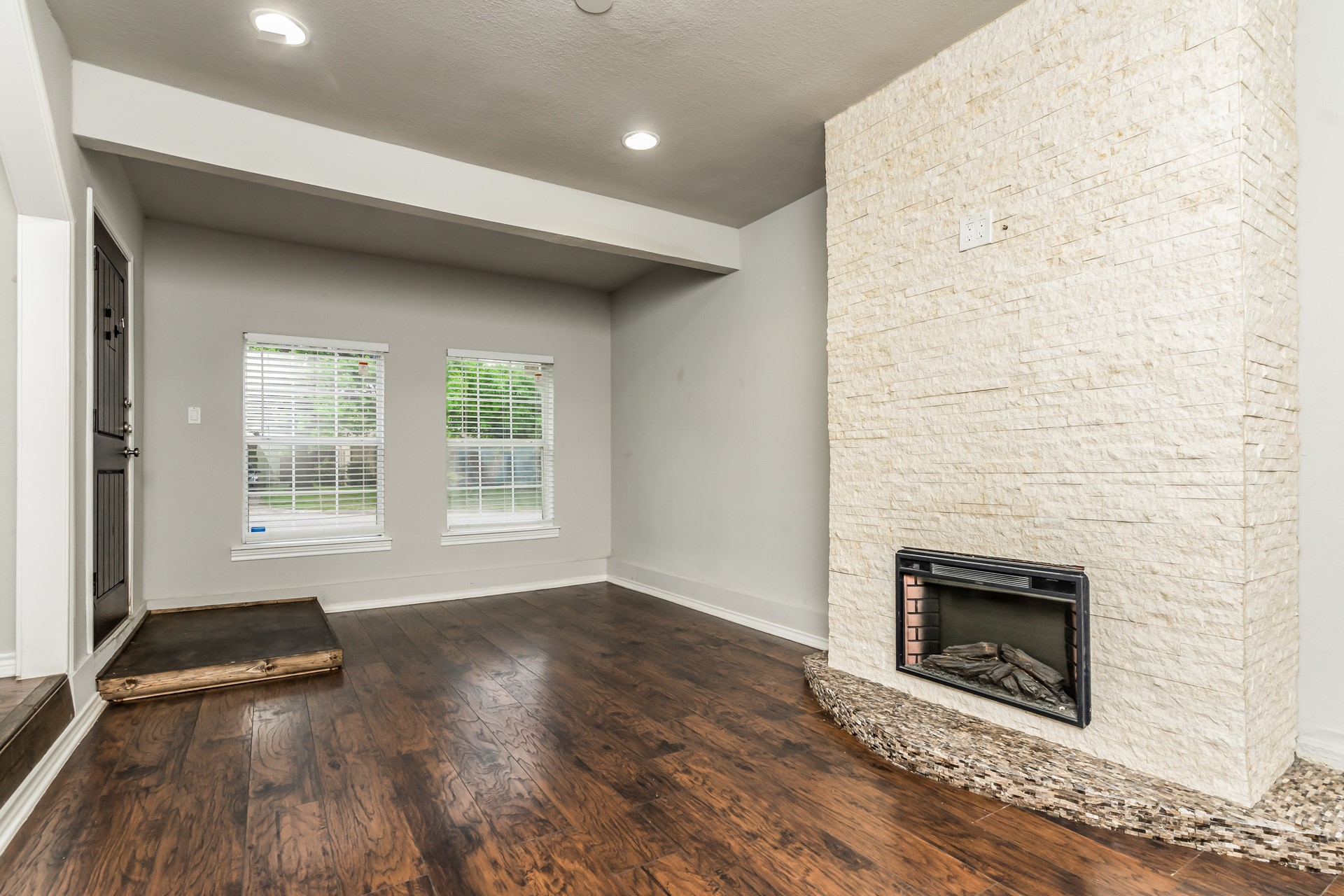 11517 Fernald Avenue Dallas TX 75218