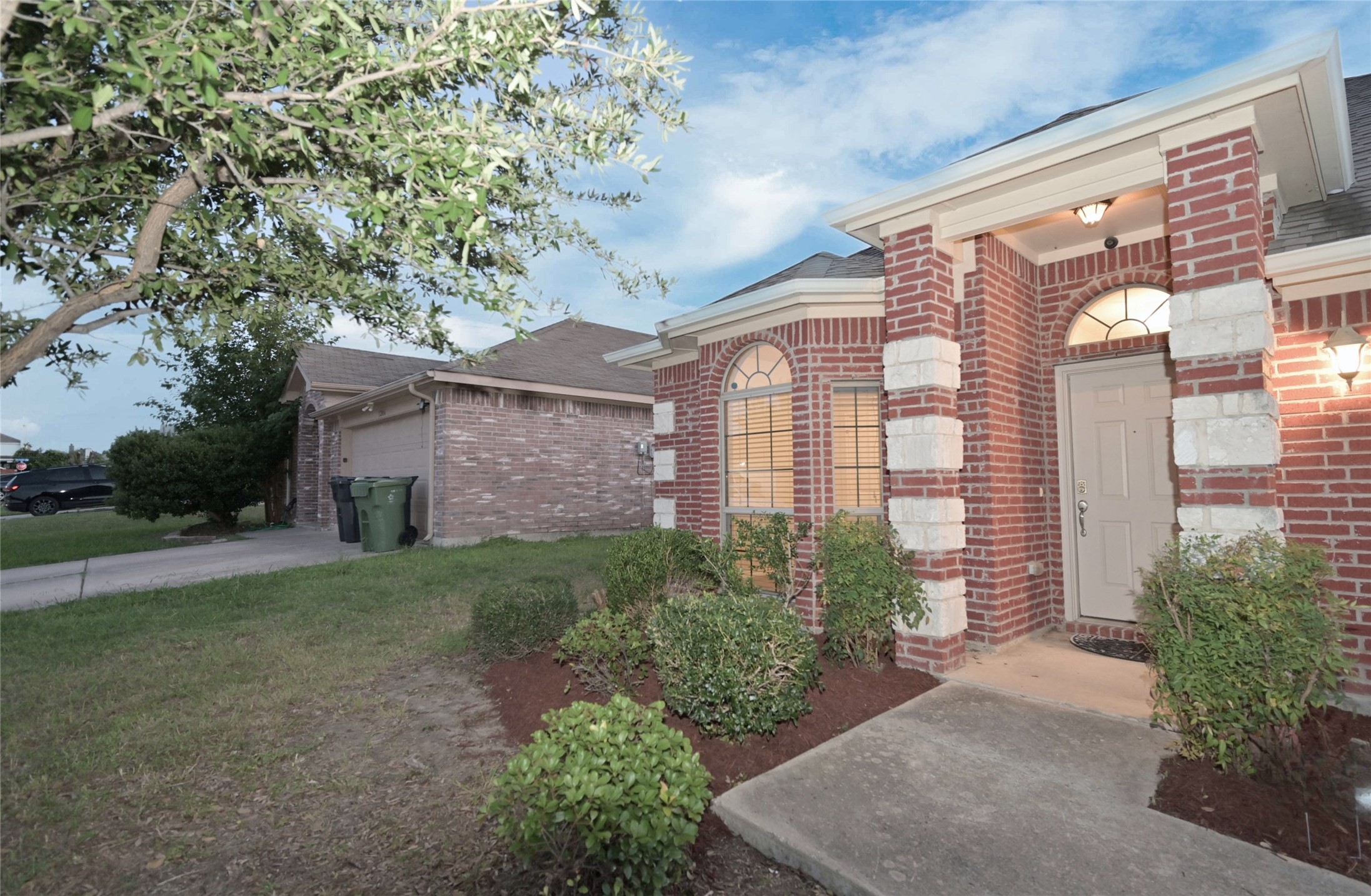 1204 Varacruz Drive Arlington TX 76010