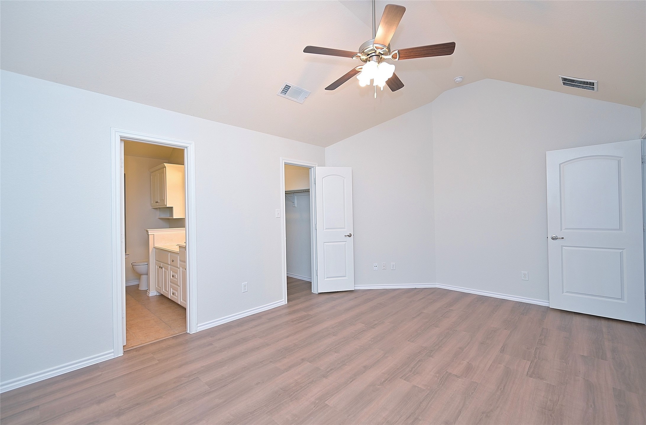 1204 Varacruz Drive Arlington TX 76010