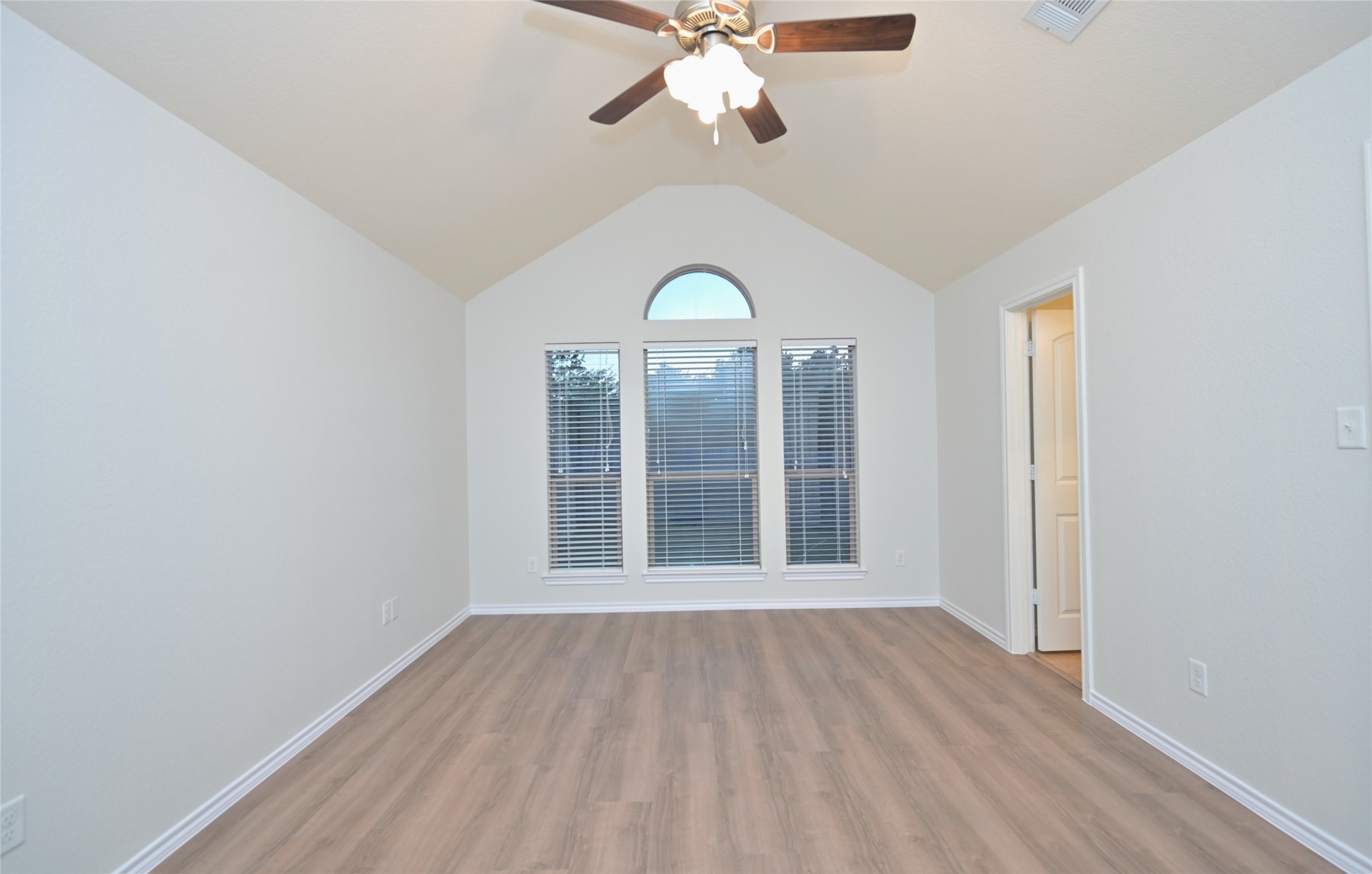 1204 Varacruz Drive Arlington TX 76010
