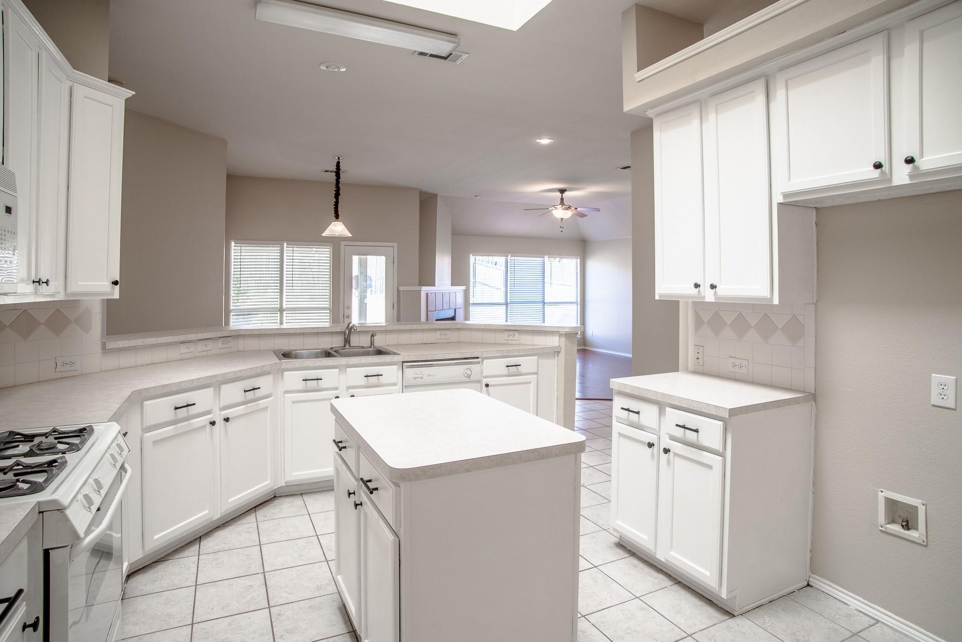 6823 Woodcrest Lane Sachse TX 75048