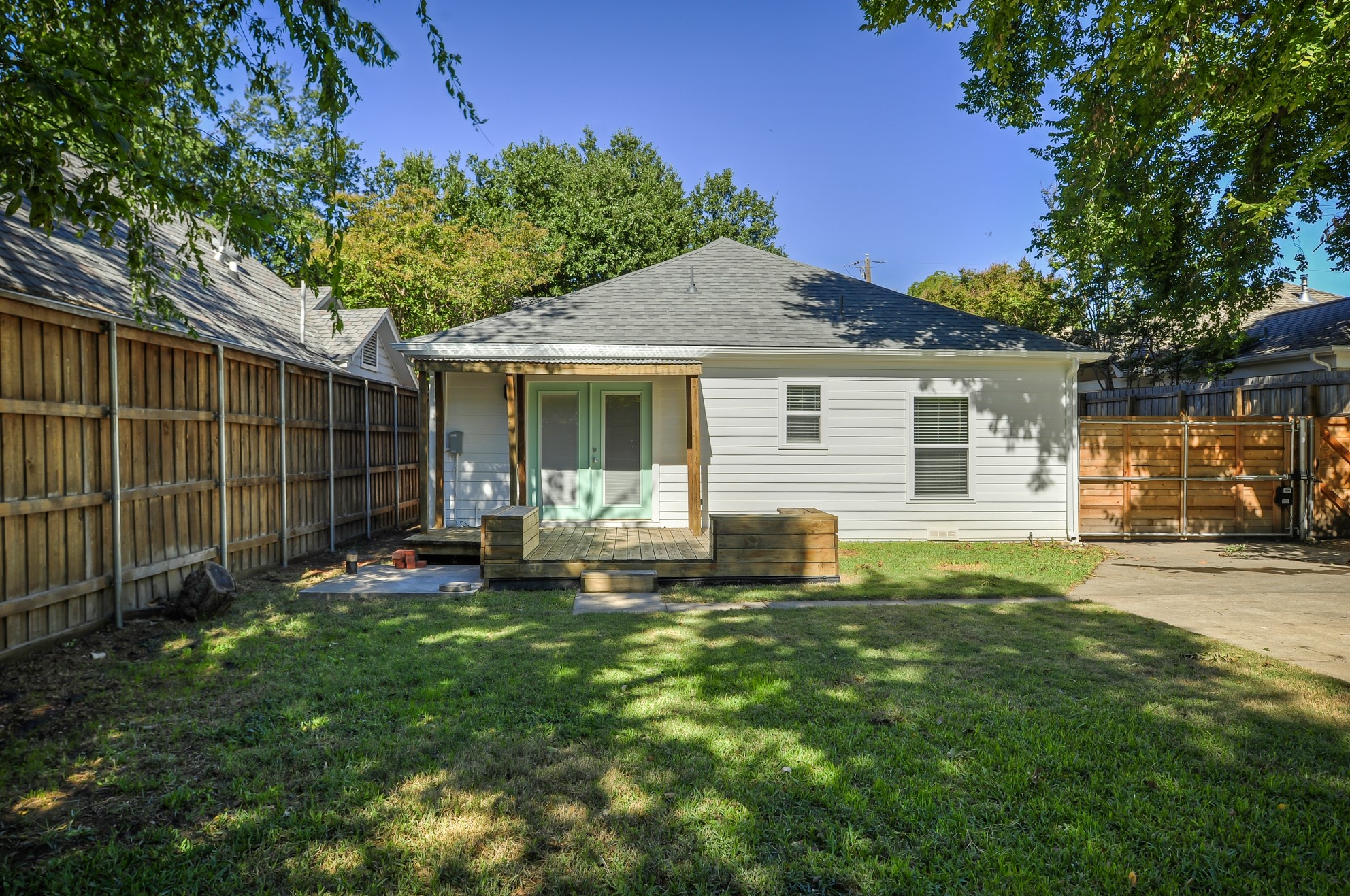 5018 Homer Street Dallas TX 75206