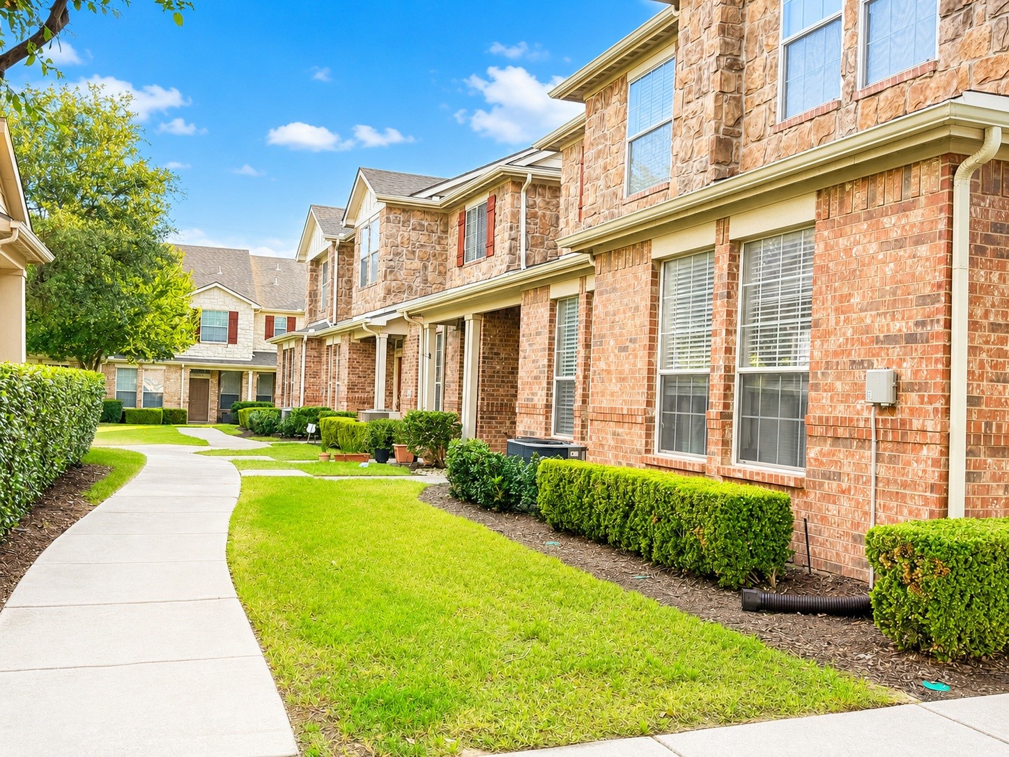 2743 Hyde Park Drive Grand Prairie TX 75050