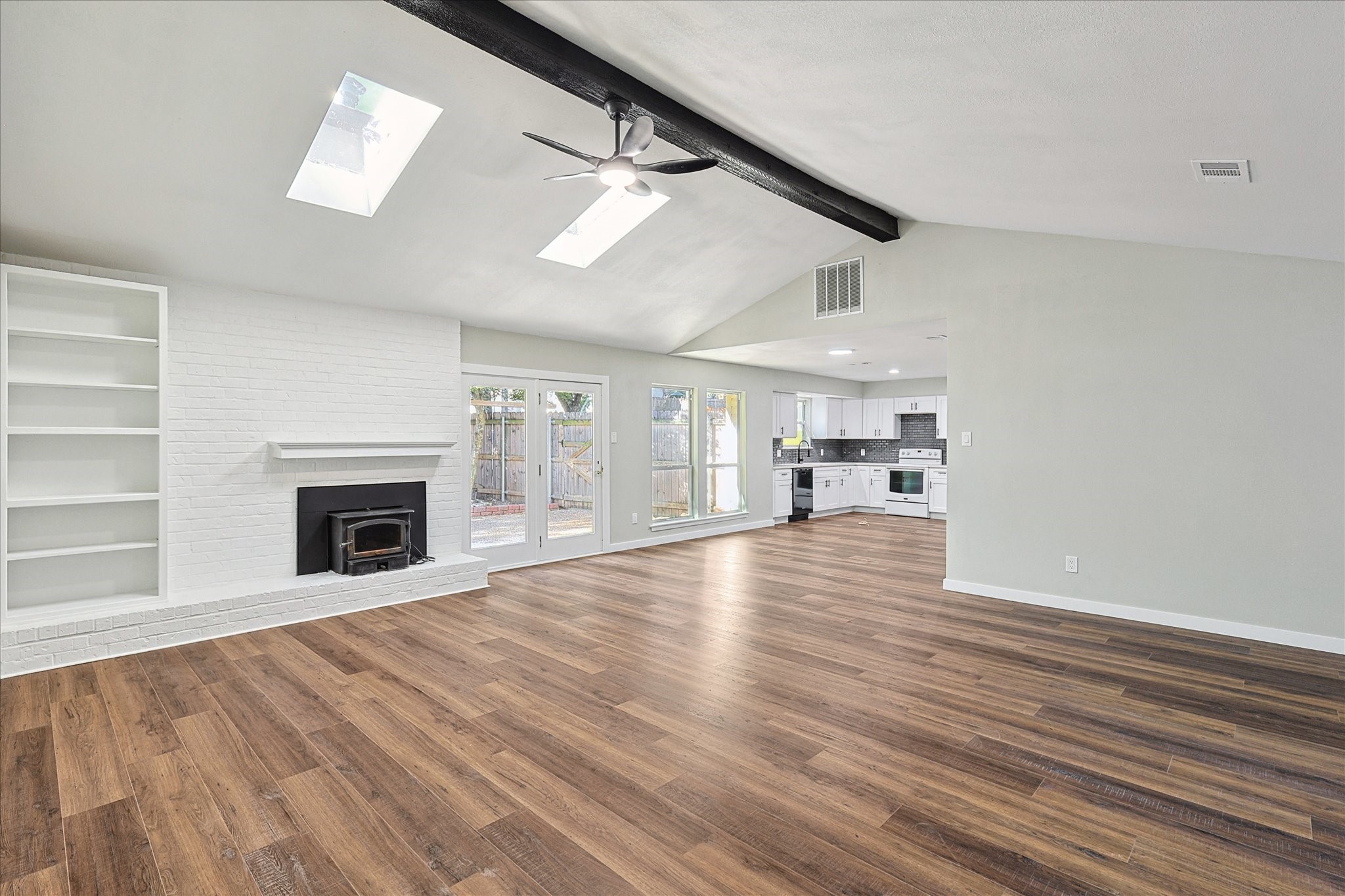 1302 Palm Mansfield TX 76063