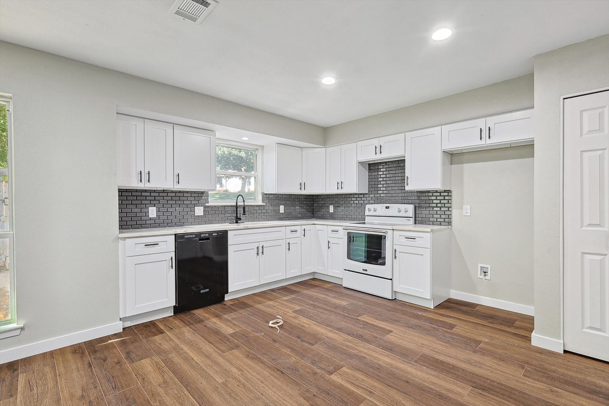 1302 Palm Mansfield TX 76063