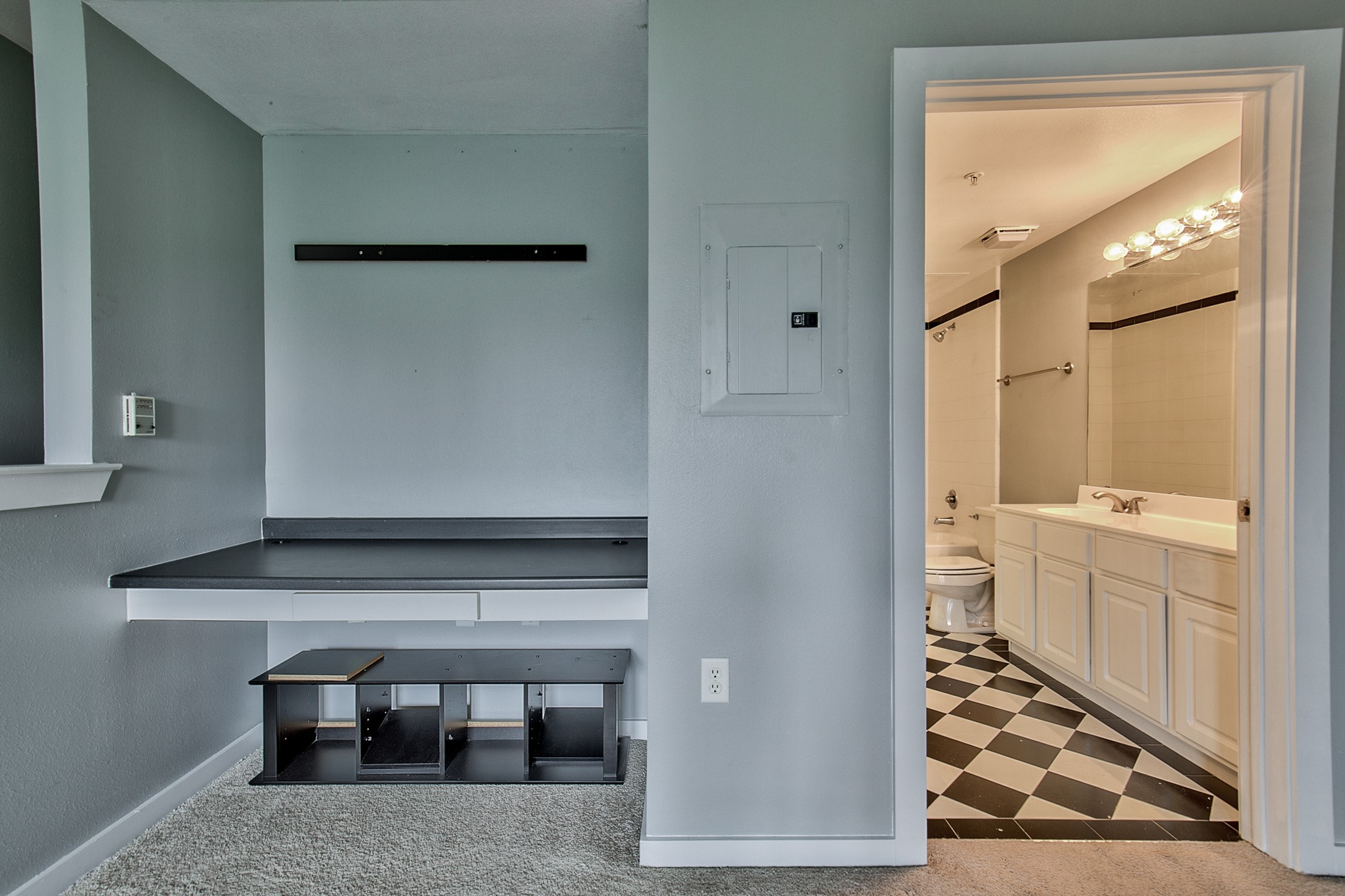 4108 Office Parkway Dallas TX 75204