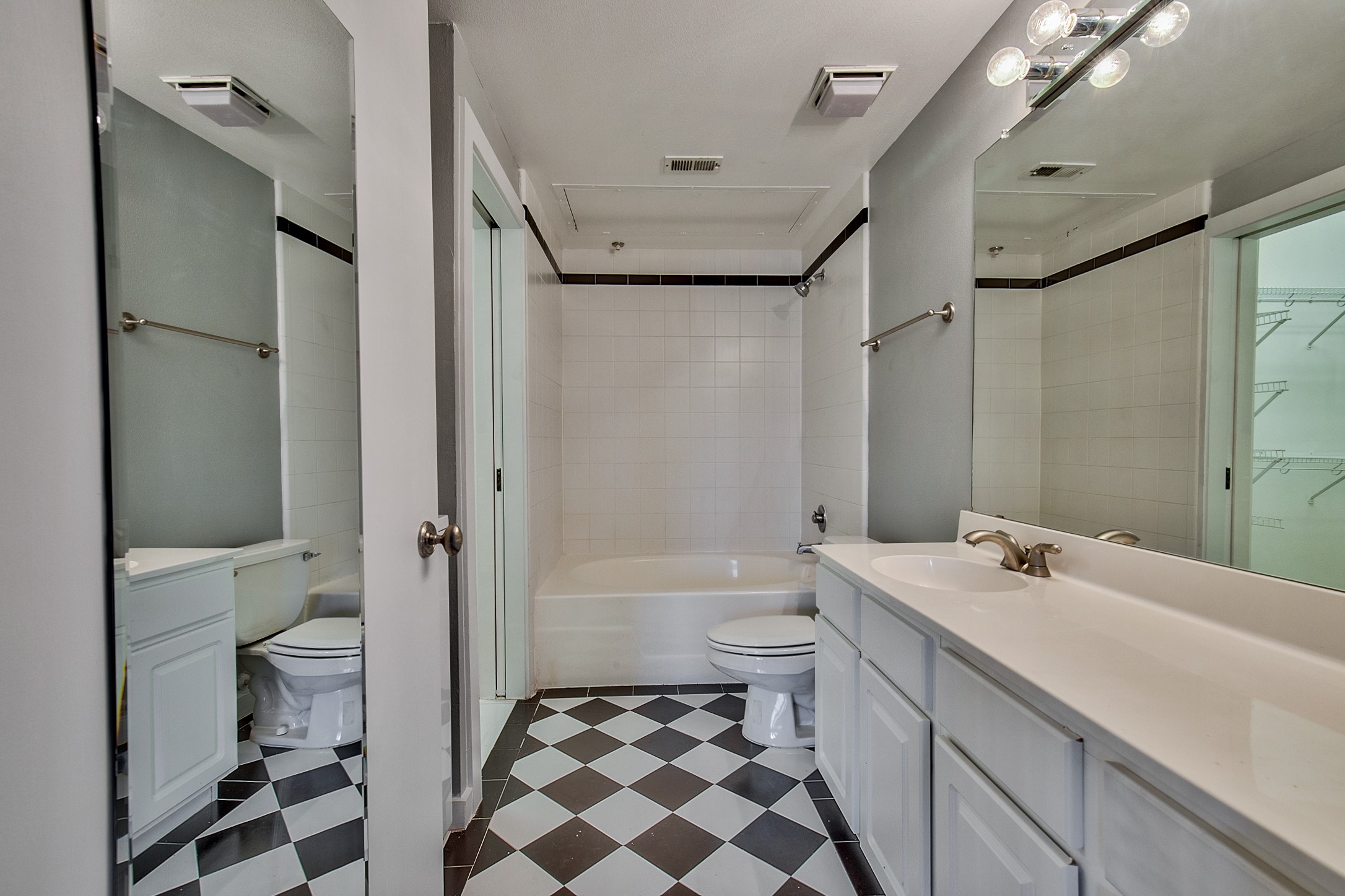 4108 Office Parkway Dallas TX 75204
