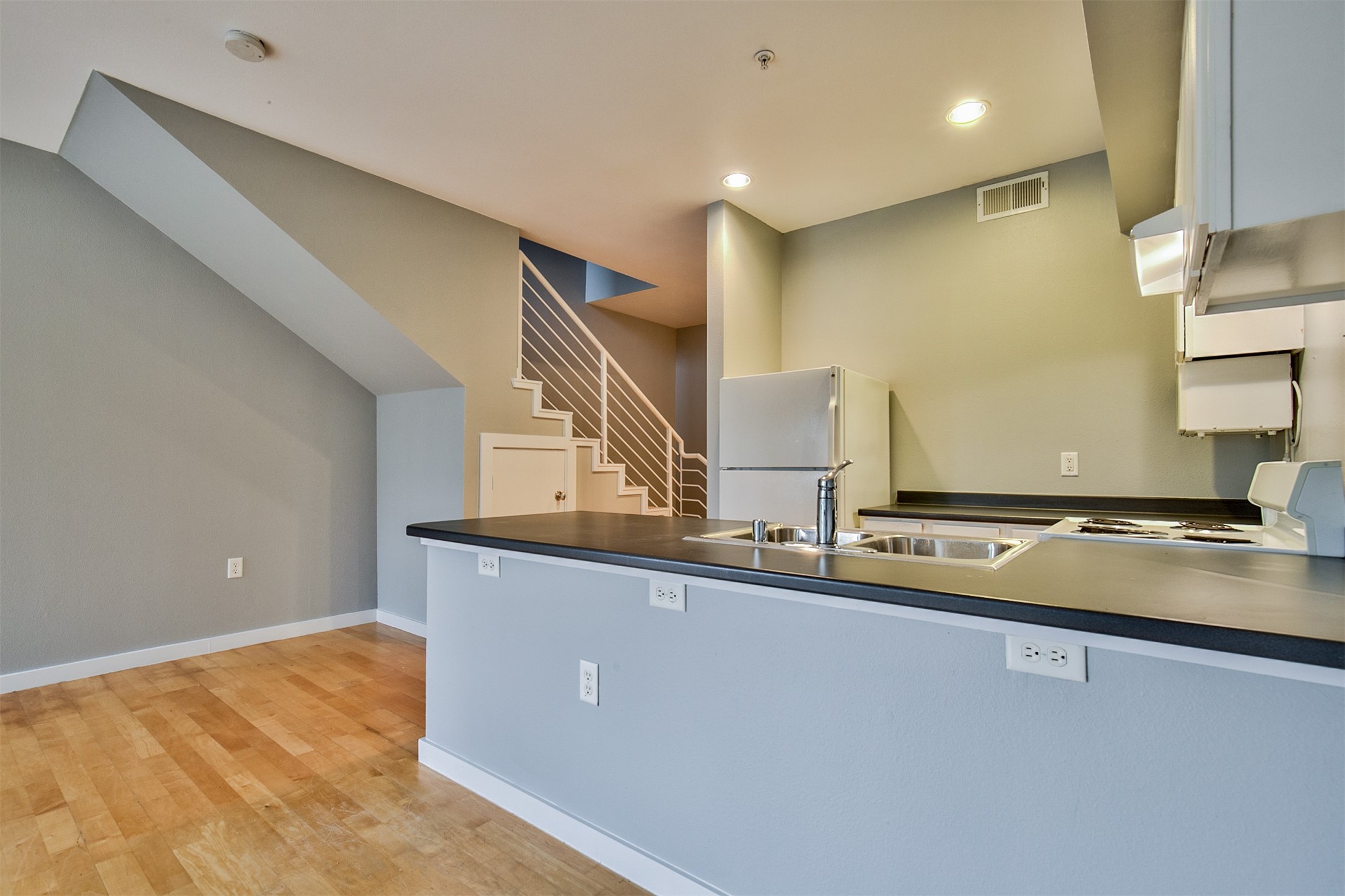 4108 Office Parkway Dallas TX 75204