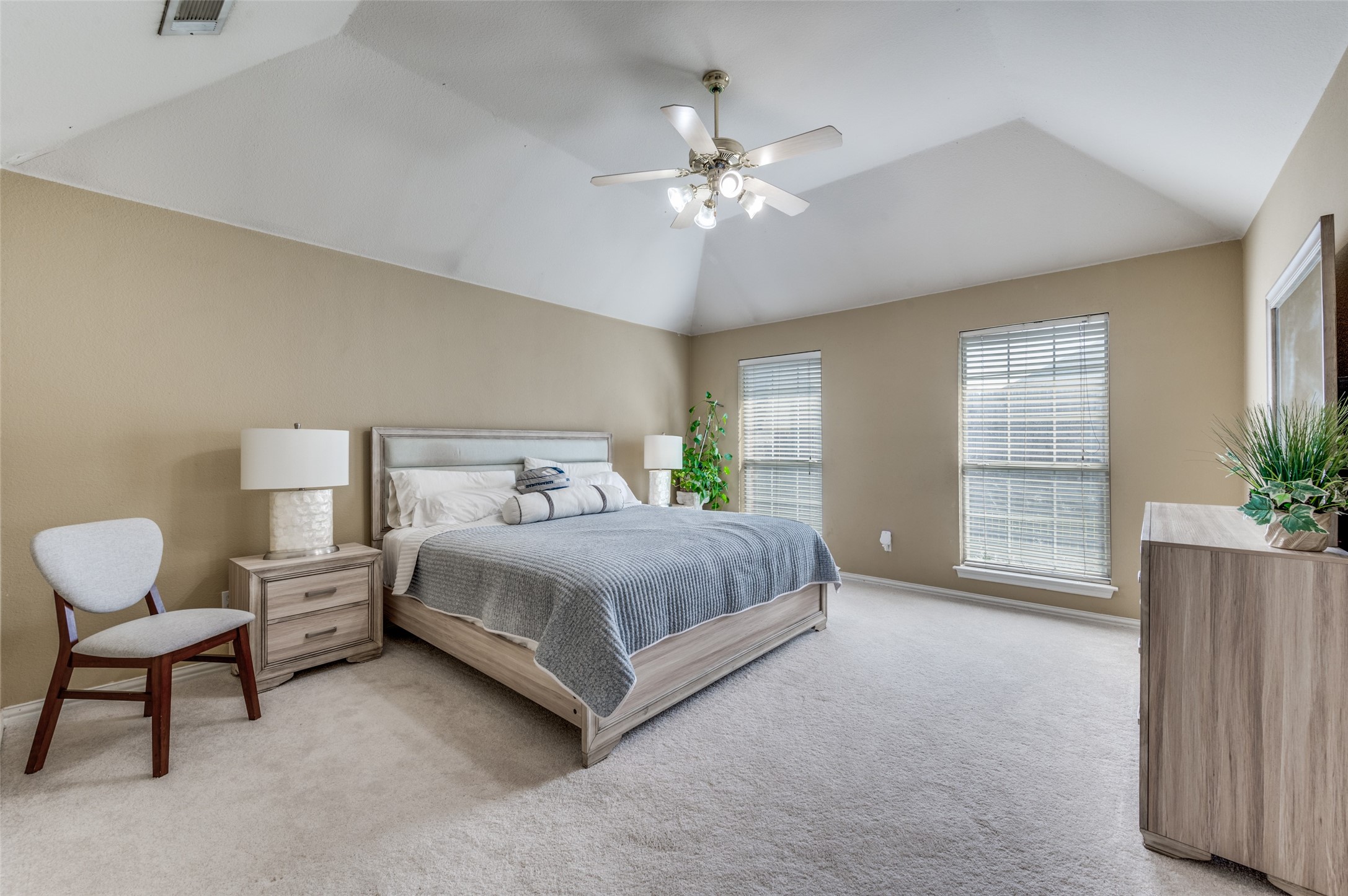 402 Horse Shoe Drive Euless TX 76039