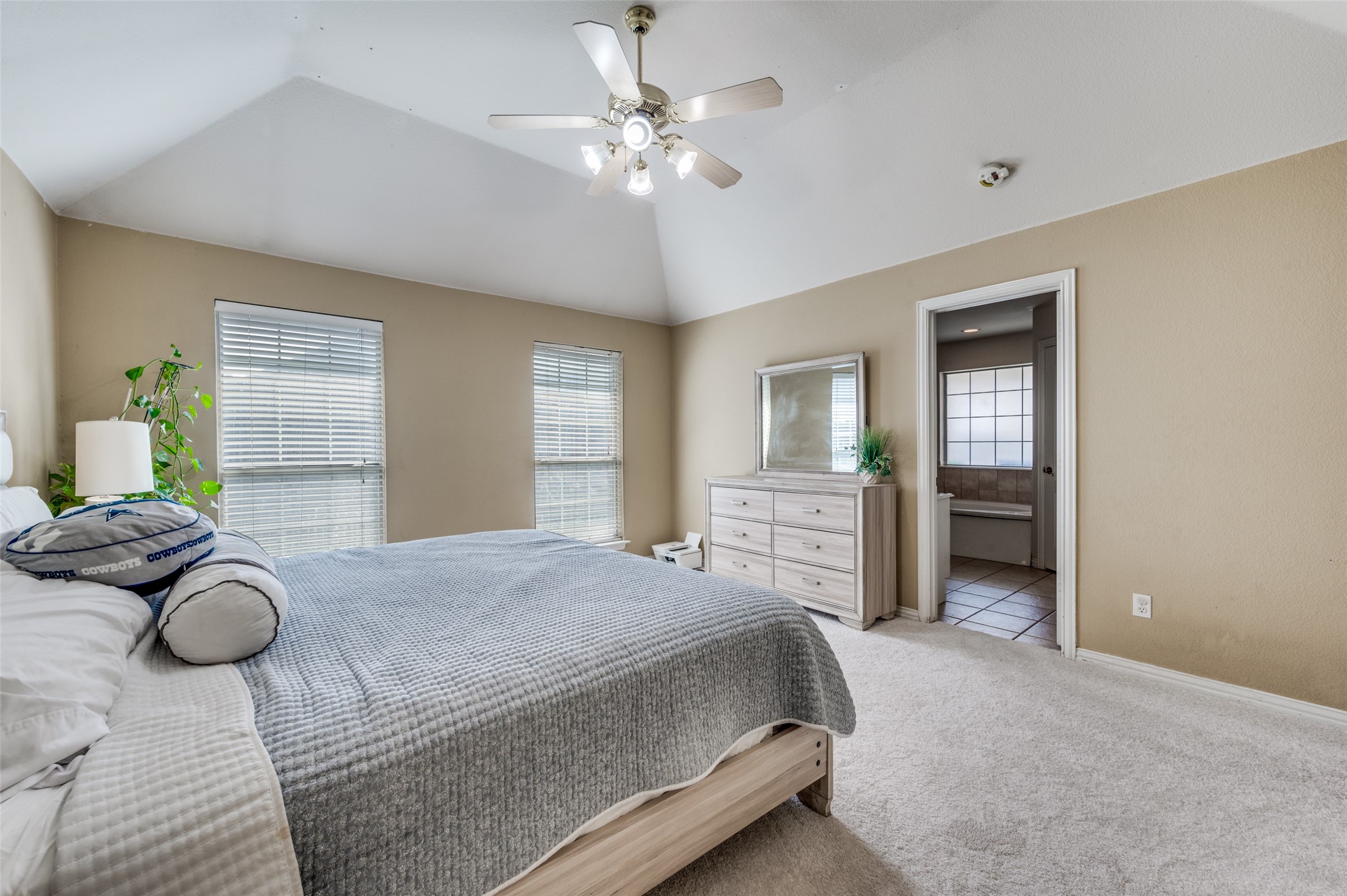 402 Horse Shoe Drive Euless TX 76039