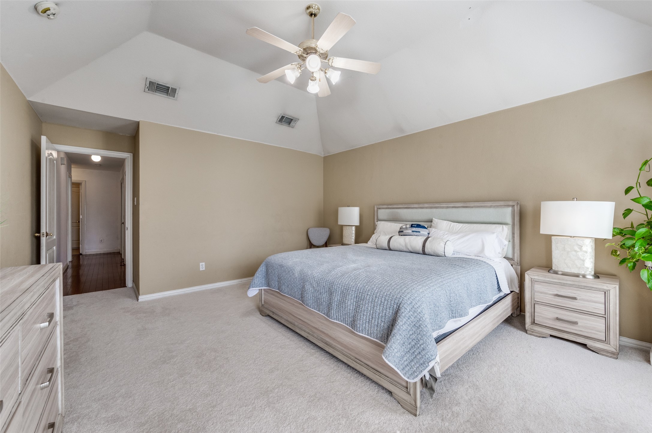 402 Horse Shoe Drive Euless TX 76039