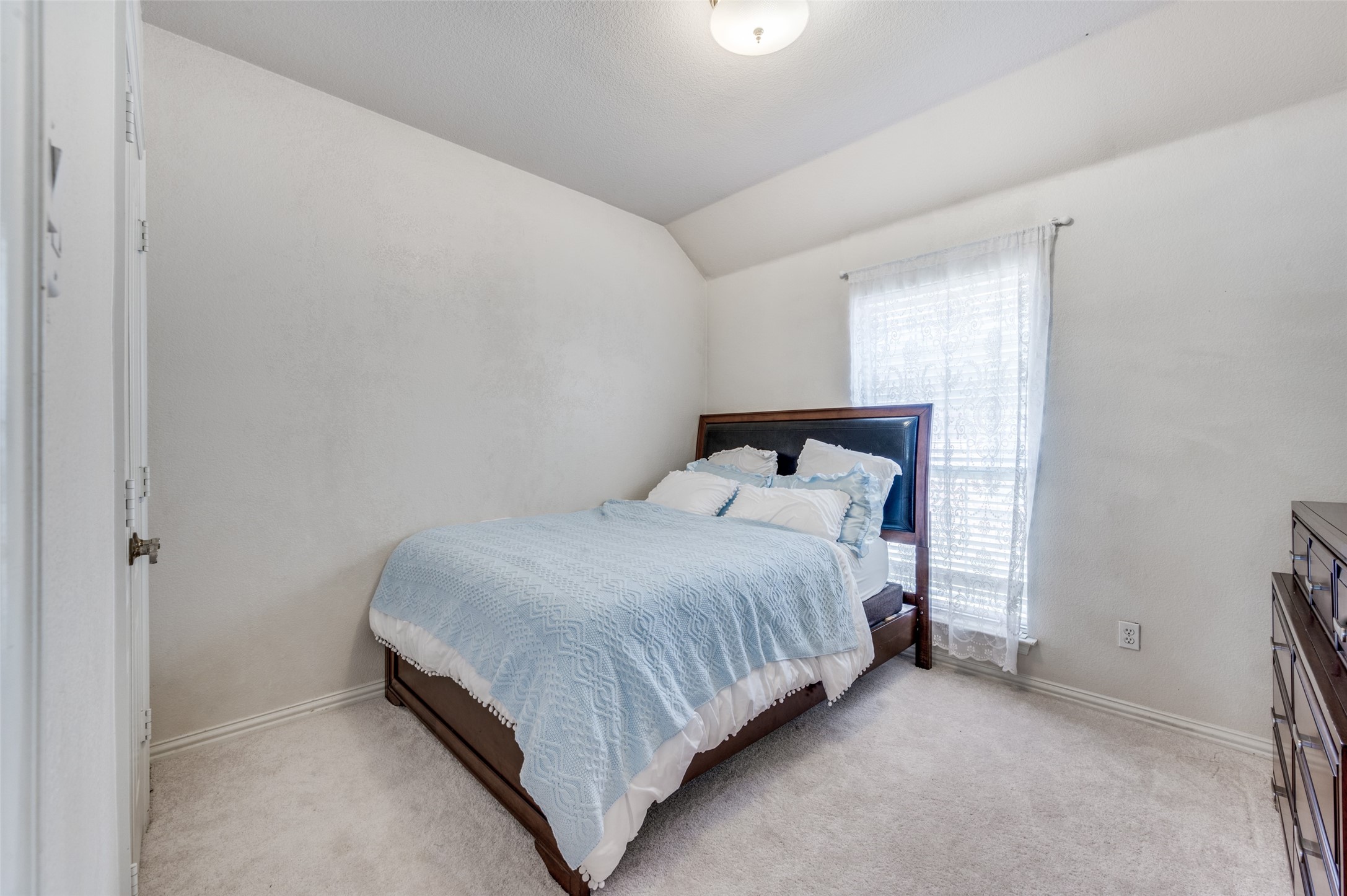 402 Horse Shoe Drive Euless TX 76039
