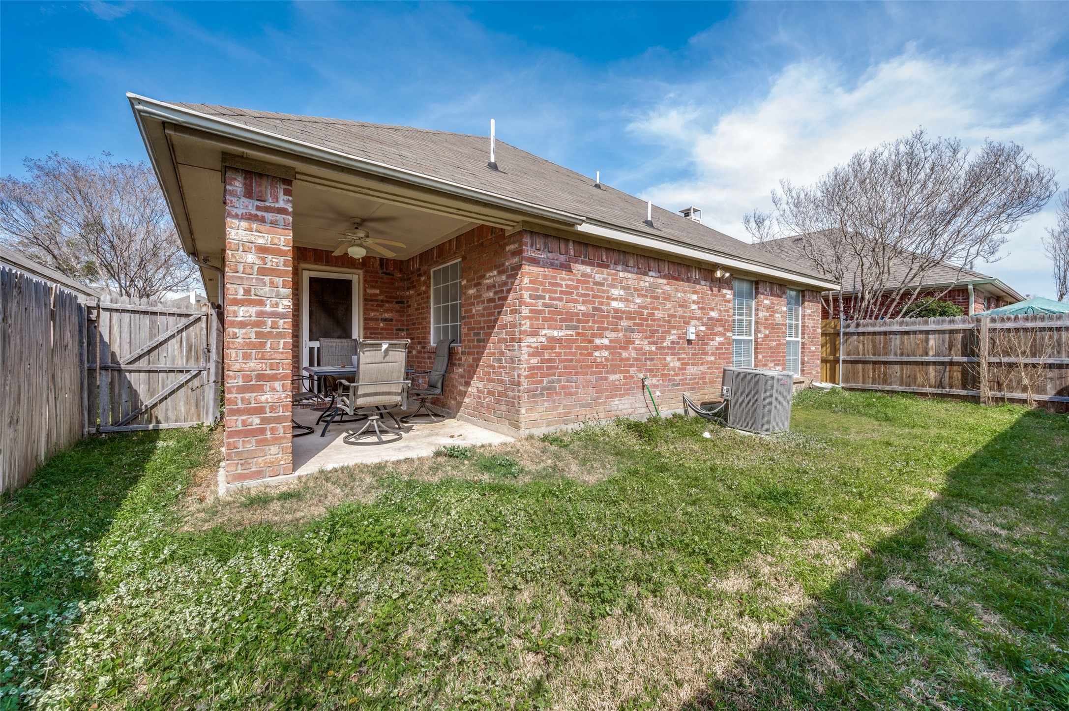 402 Horse Shoe Drive Euless TX 76039